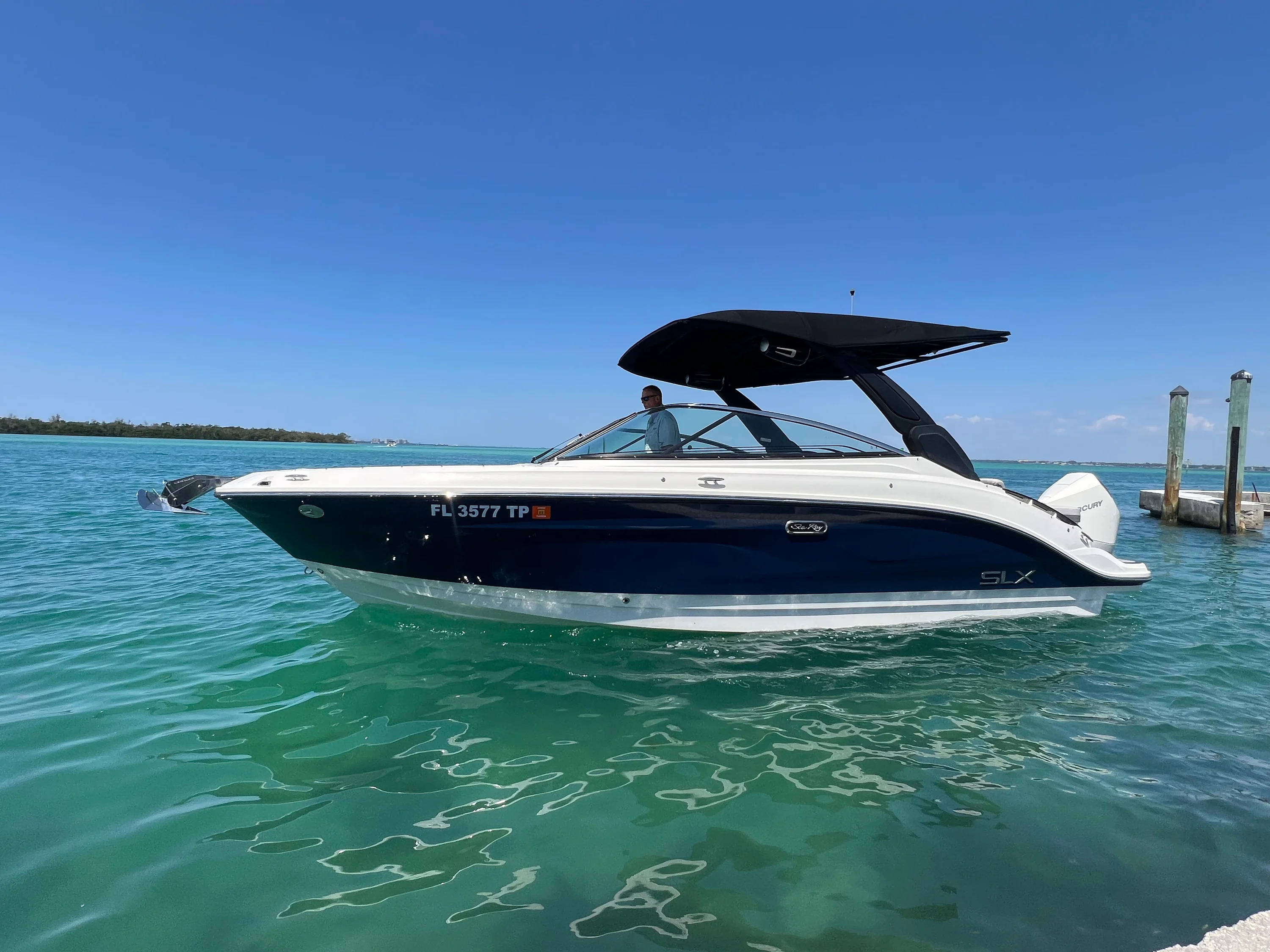 2023 Sea Ray SLX 260 Outboard Image Thumbnail #9