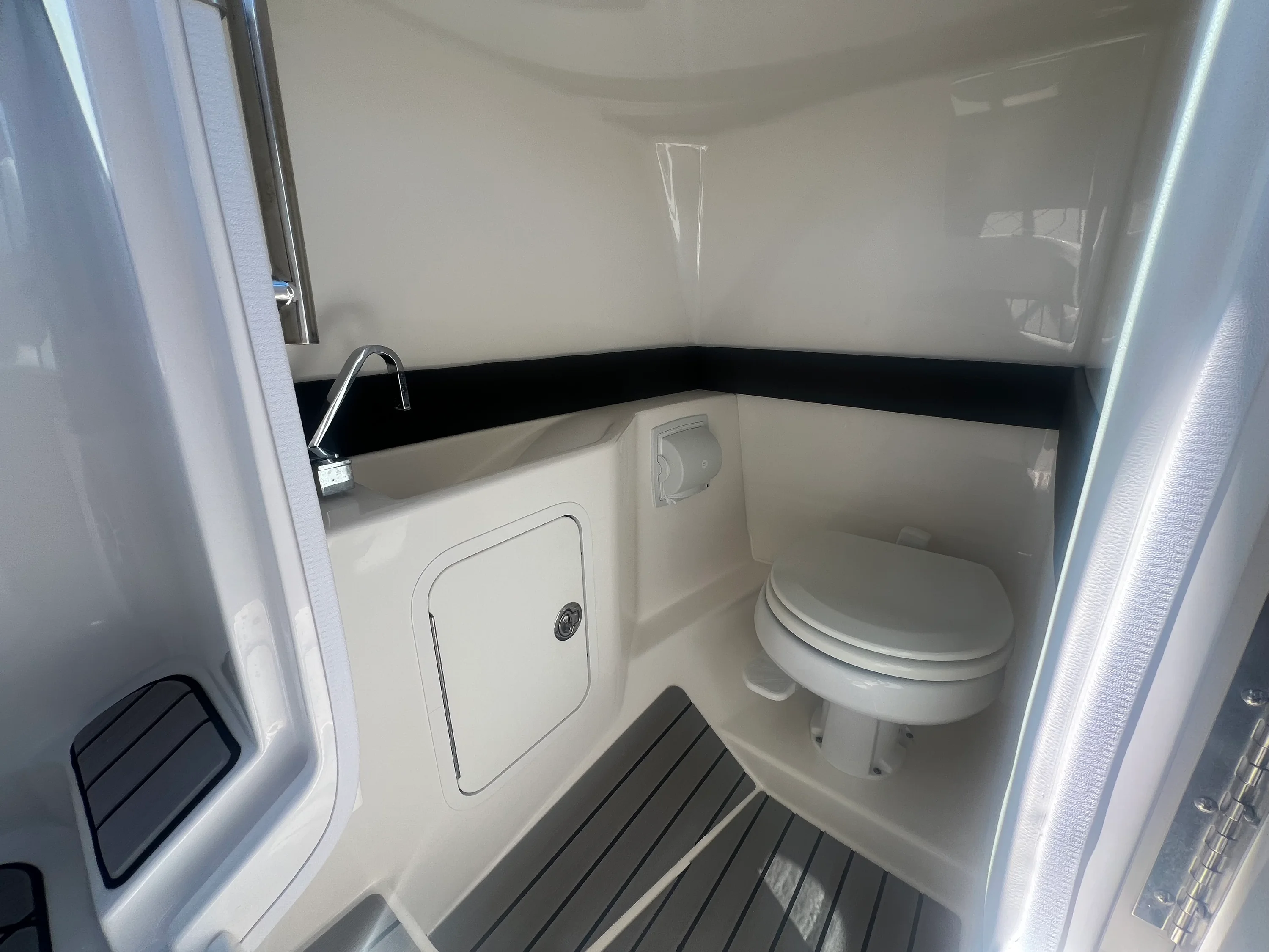 2023 Sea Ray SLX 260 Outboard Image Thumbnail #50