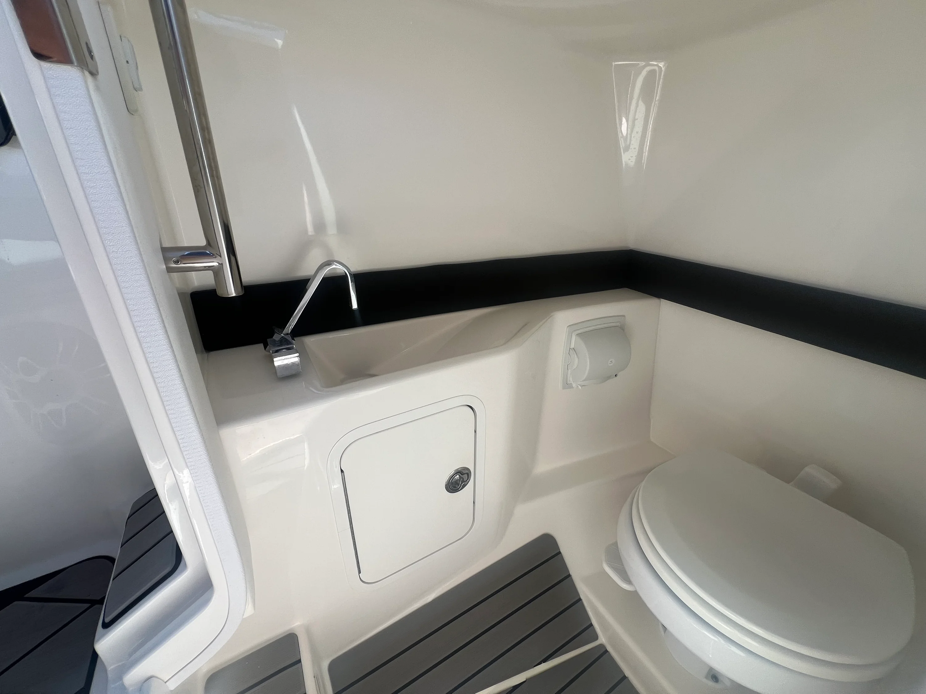 2023 Sea Ray SLX 260 Outboard Image Thumbnail #43