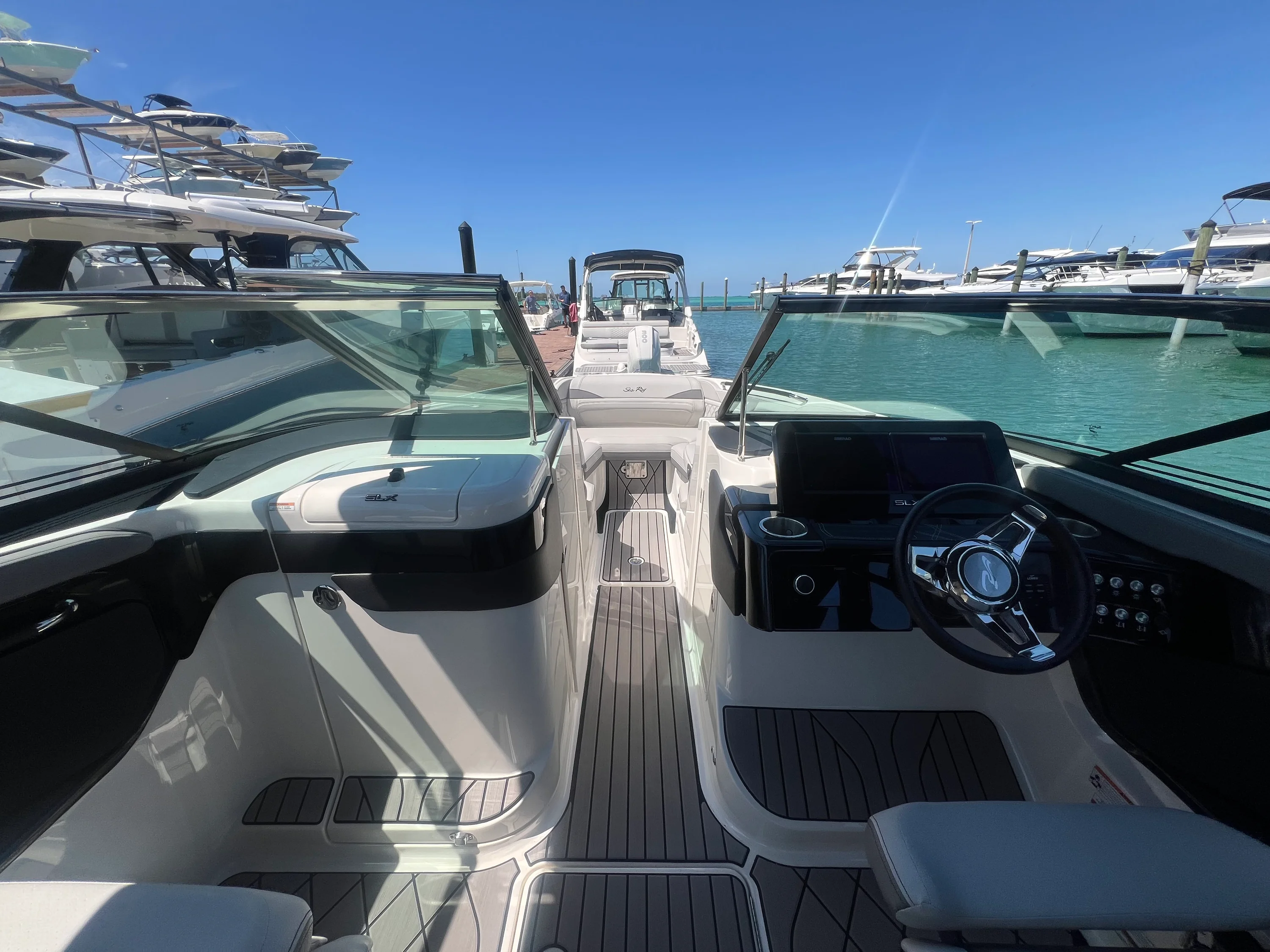 2023 Sea Ray SLX 260 Outboard Image Thumbnail #36