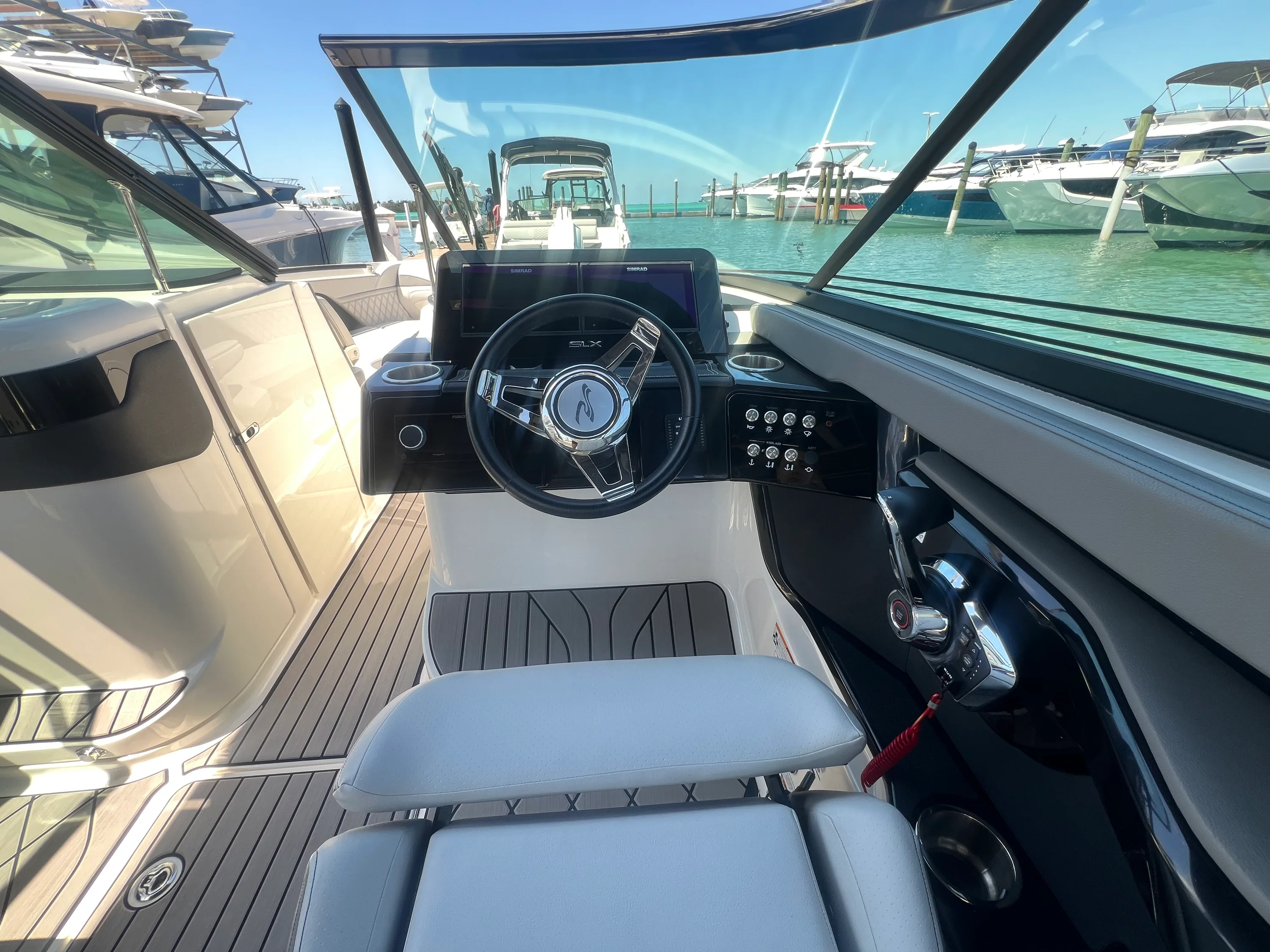 2023 Sea Ray SLX 260 Outboard Image Thumbnail #31