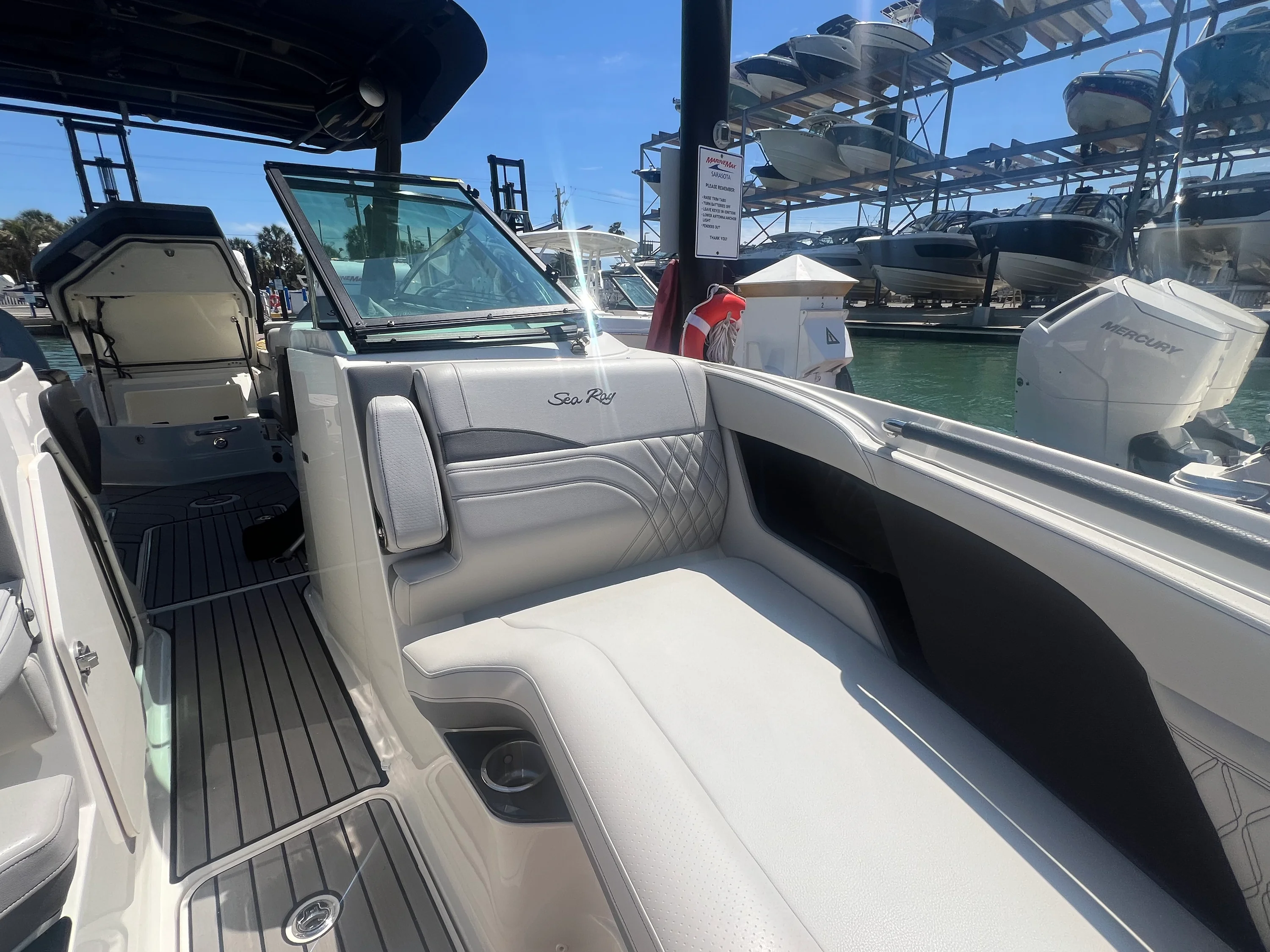 2023 Sea Ray SLX 260 Outboard Image Thumbnail #52