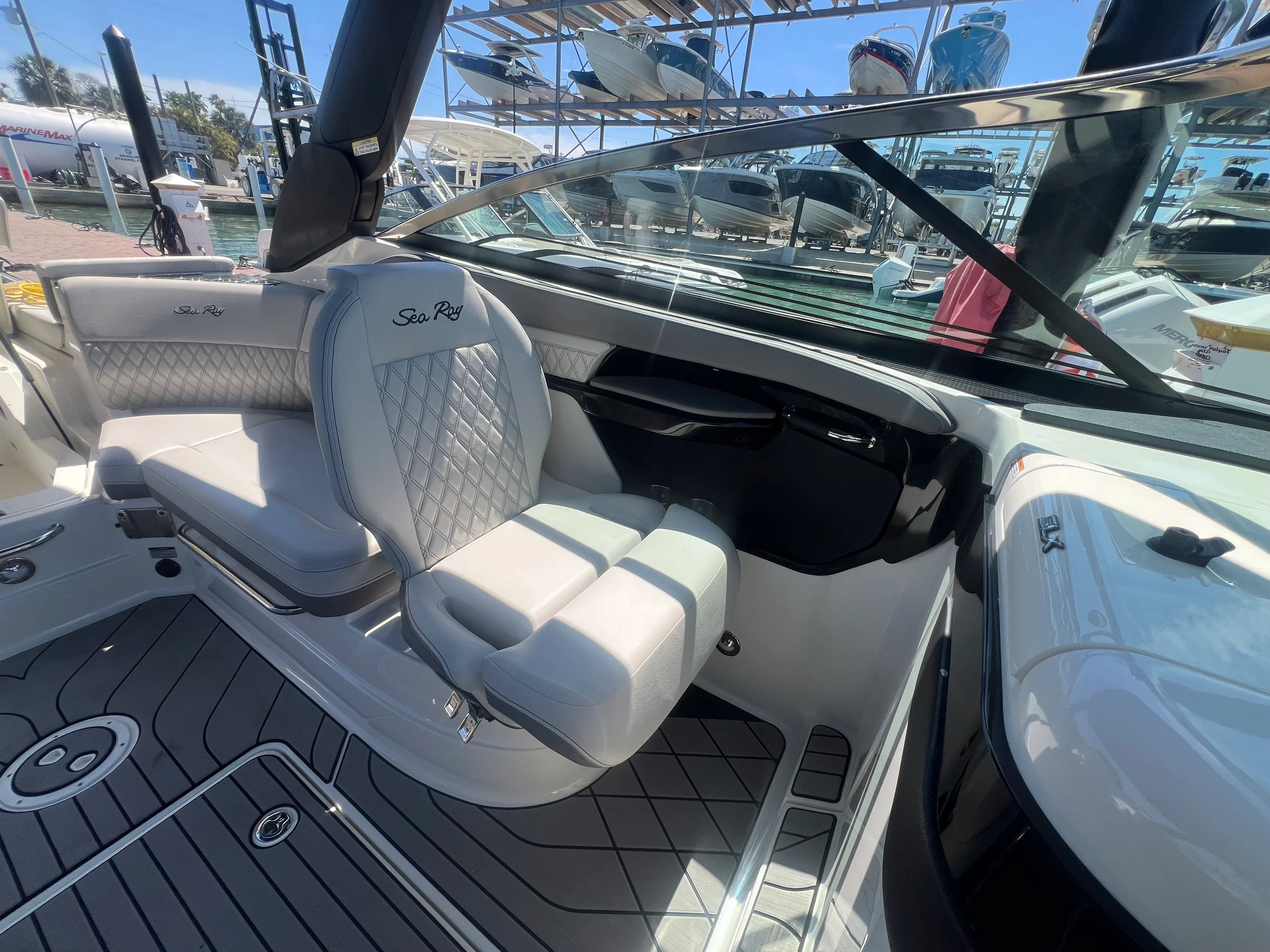 2023 Sea Ray SLX 260 Outboard Image Thumbnail #27