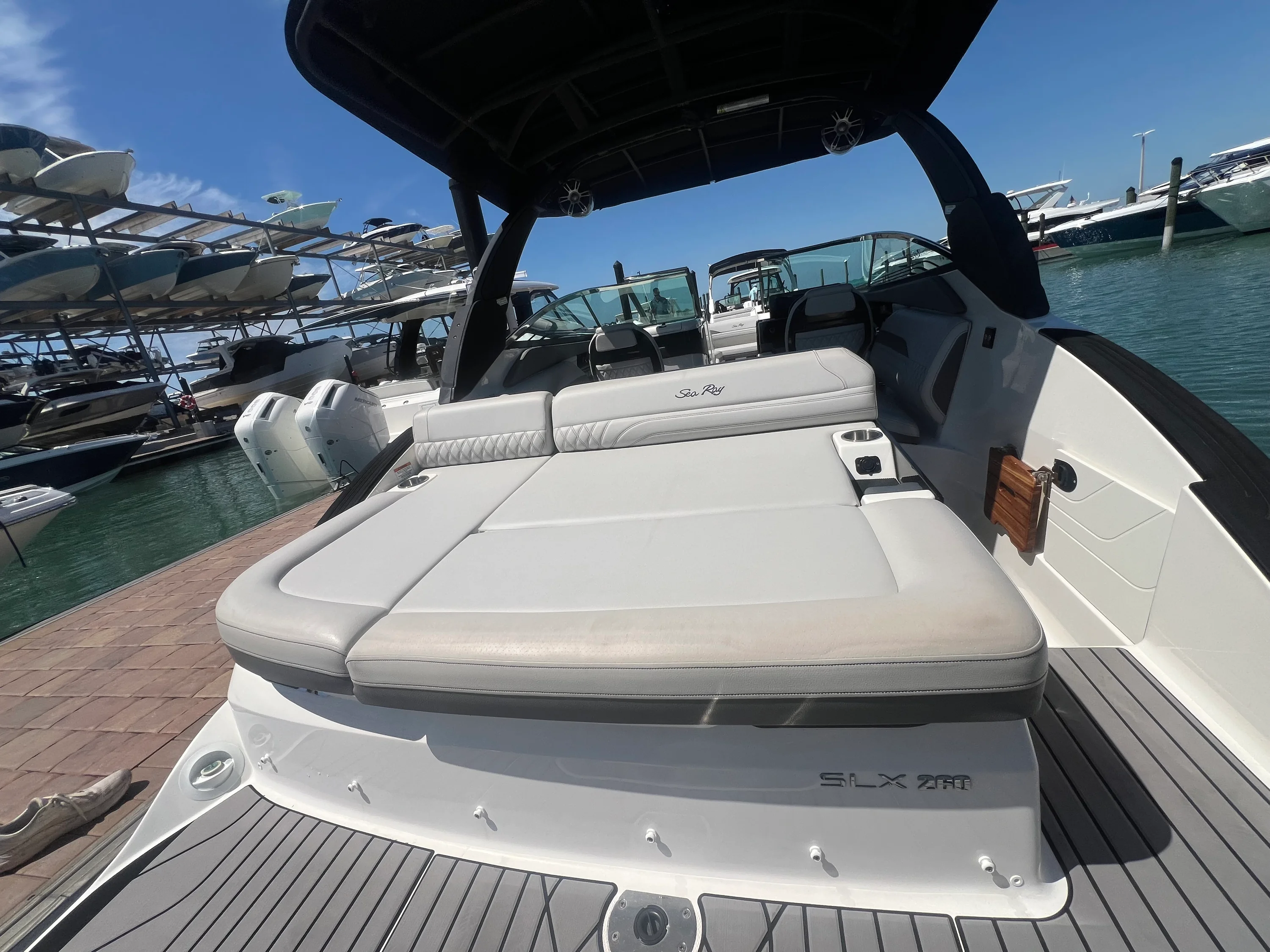 2023 Sea Ray SLX 260 Outboard Image Thumbnail #39