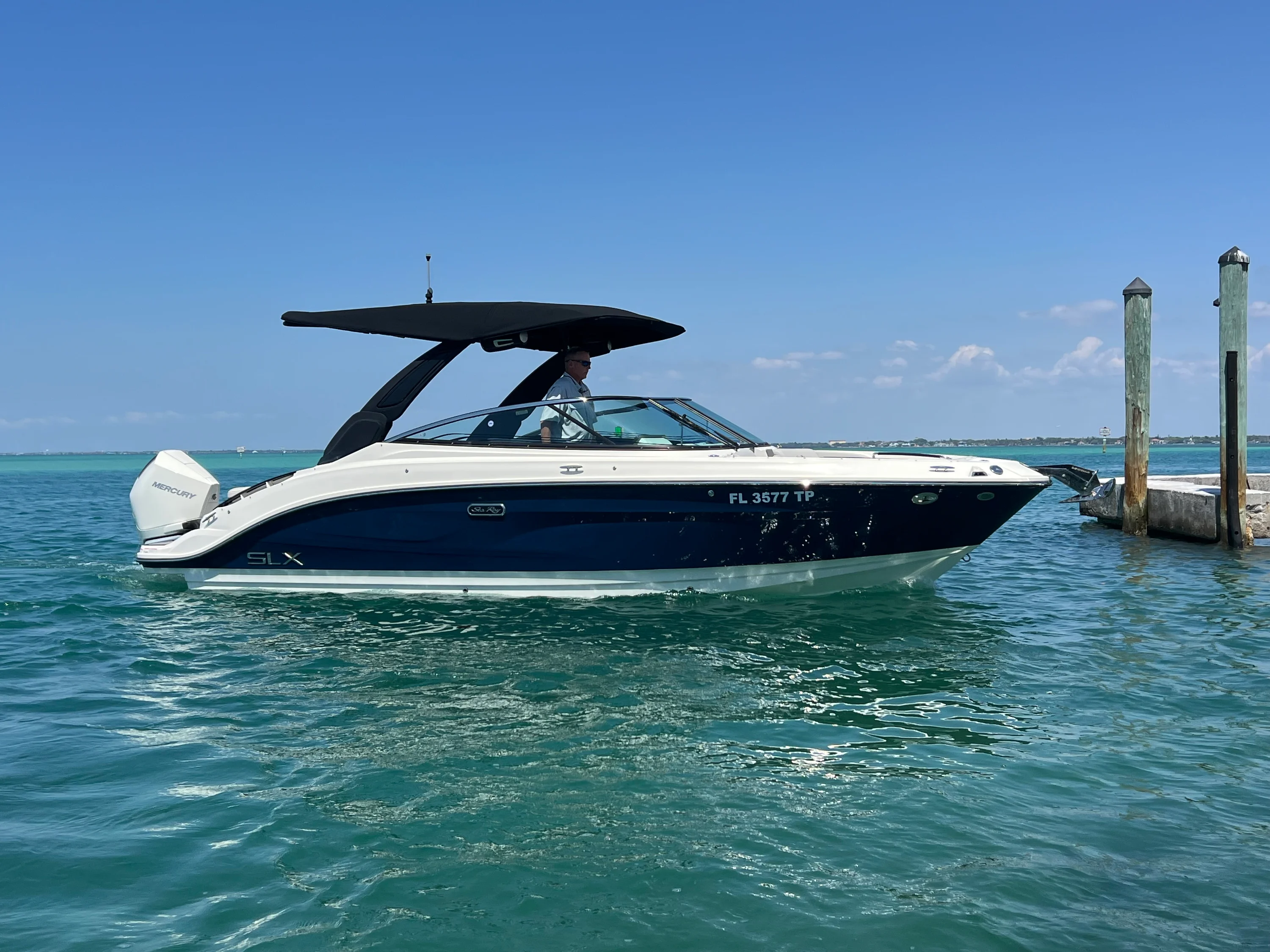 2023 Sea Ray SLX 260 Outboard Image Thumbnail #1