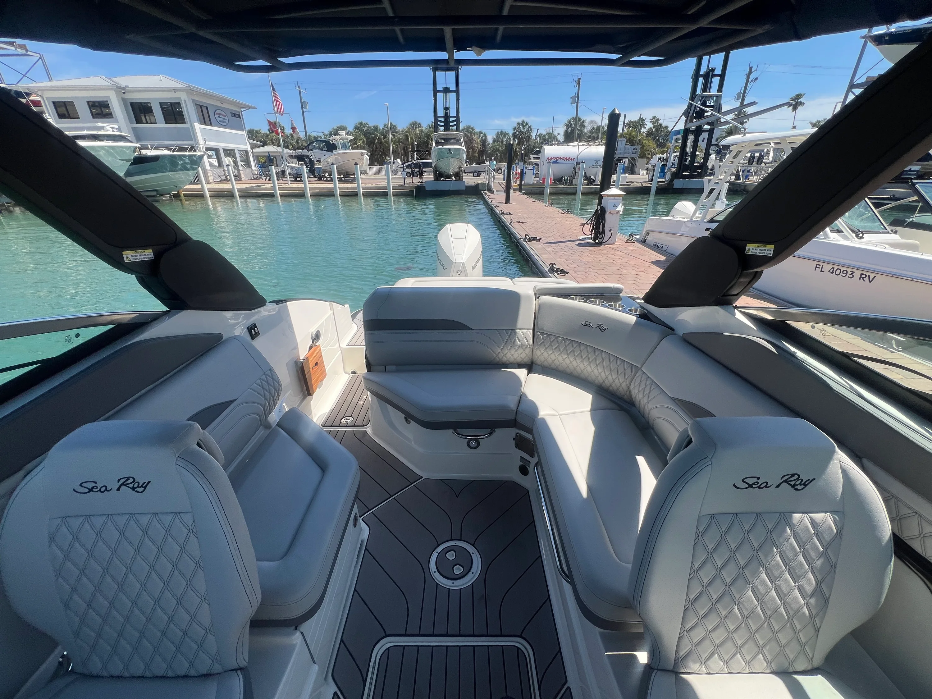 2023 Sea Ray SLX 260 Outboard Image Thumbnail #24