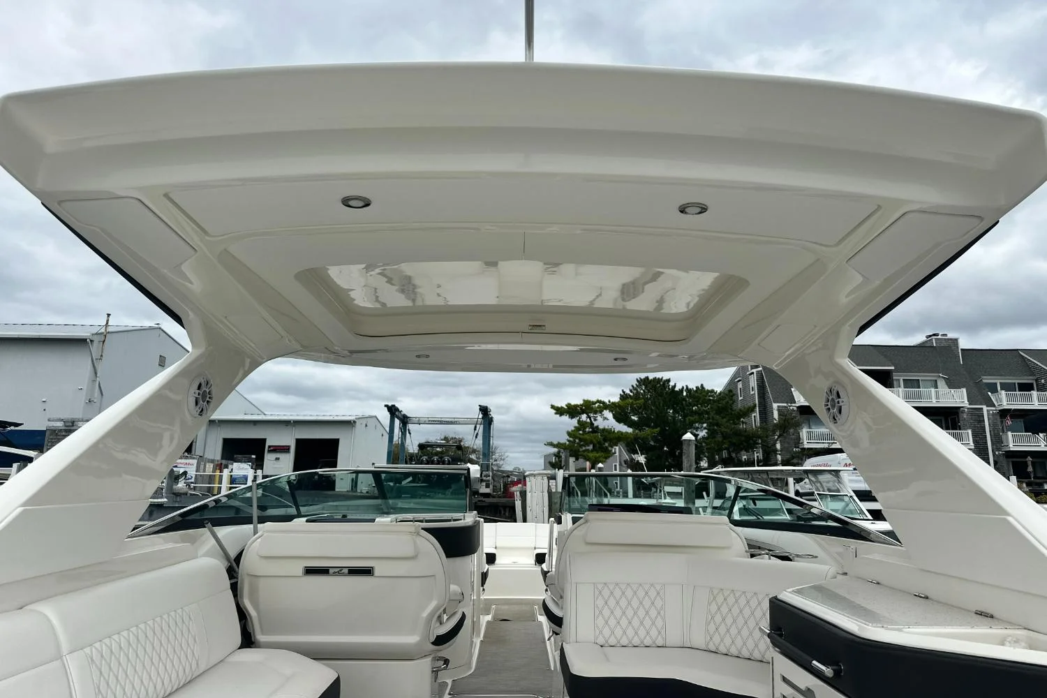 2019 Sea Ray 310 SLX Image Thumbnail #6