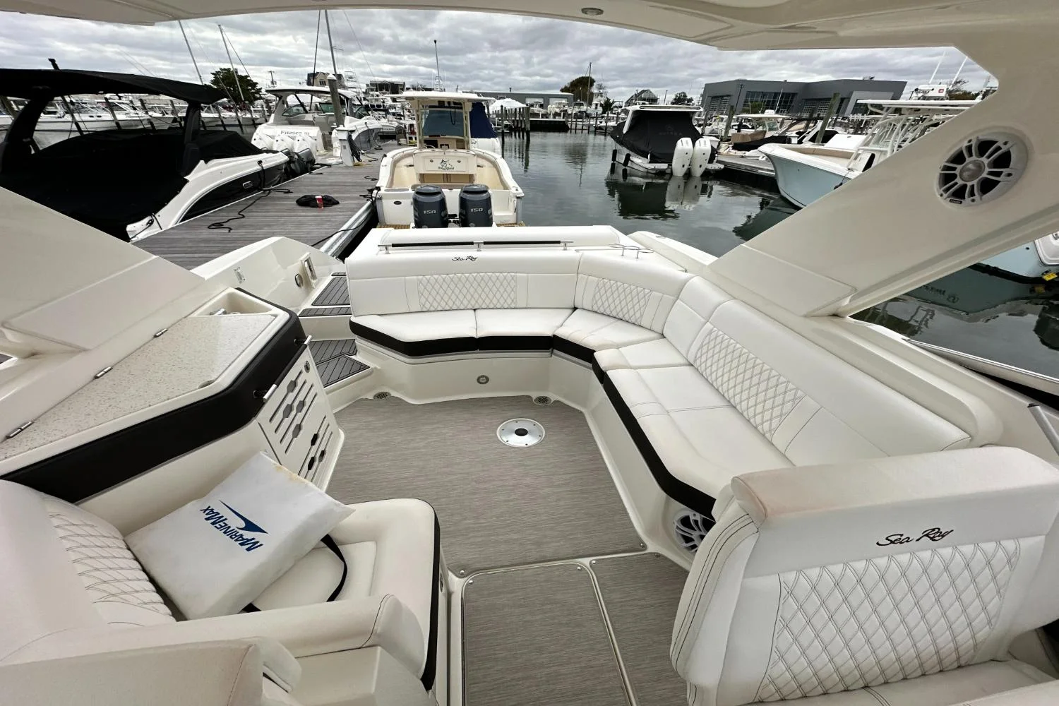 2019 Sea Ray 310 SLX Image Thumbnail #8