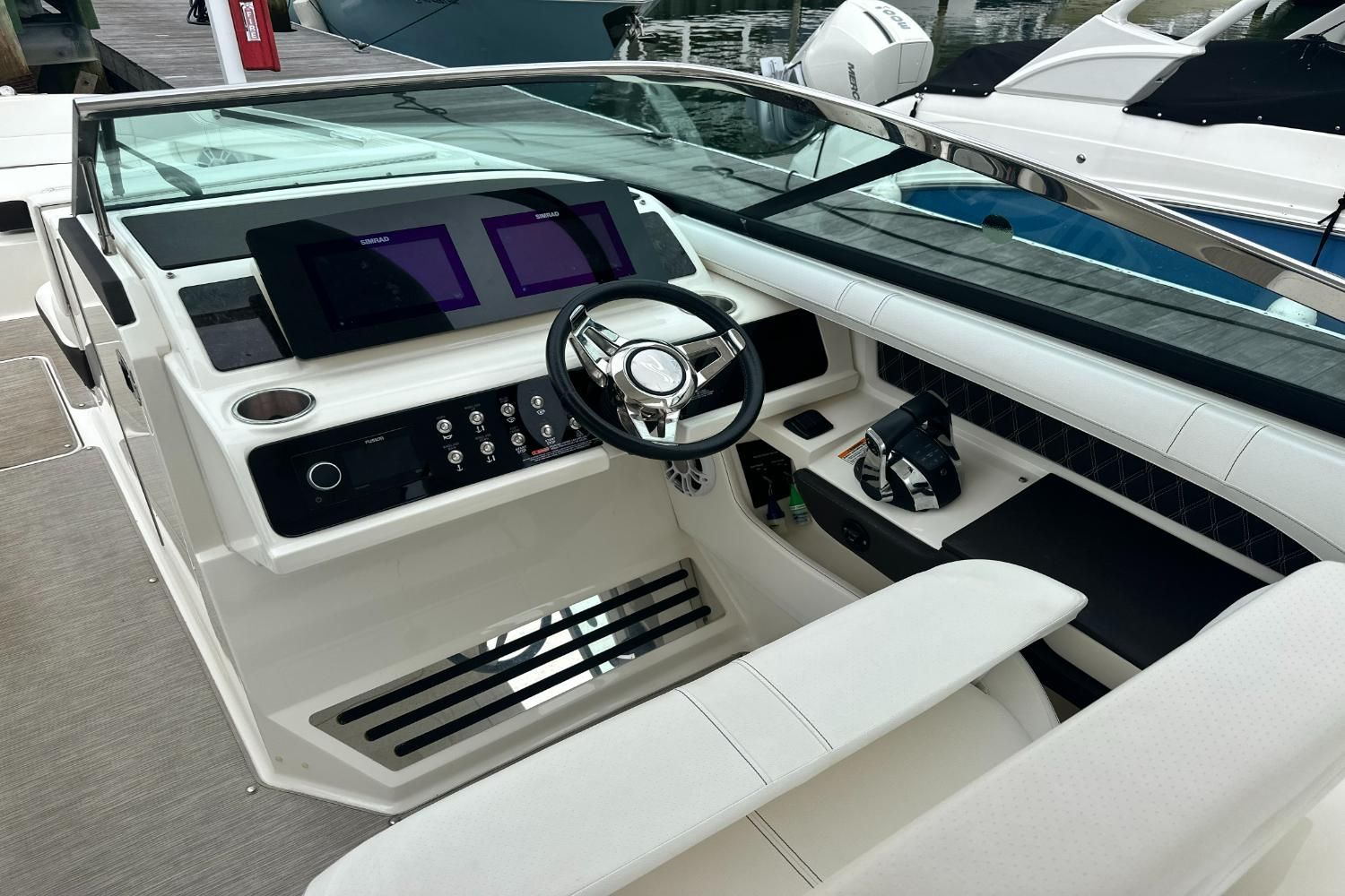 2019 Sea Ray 310 SLX Image Thumbnail #10