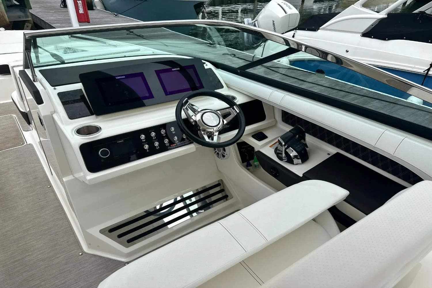 2019 Sea Ray 310 SLX Image Thumbnail #10