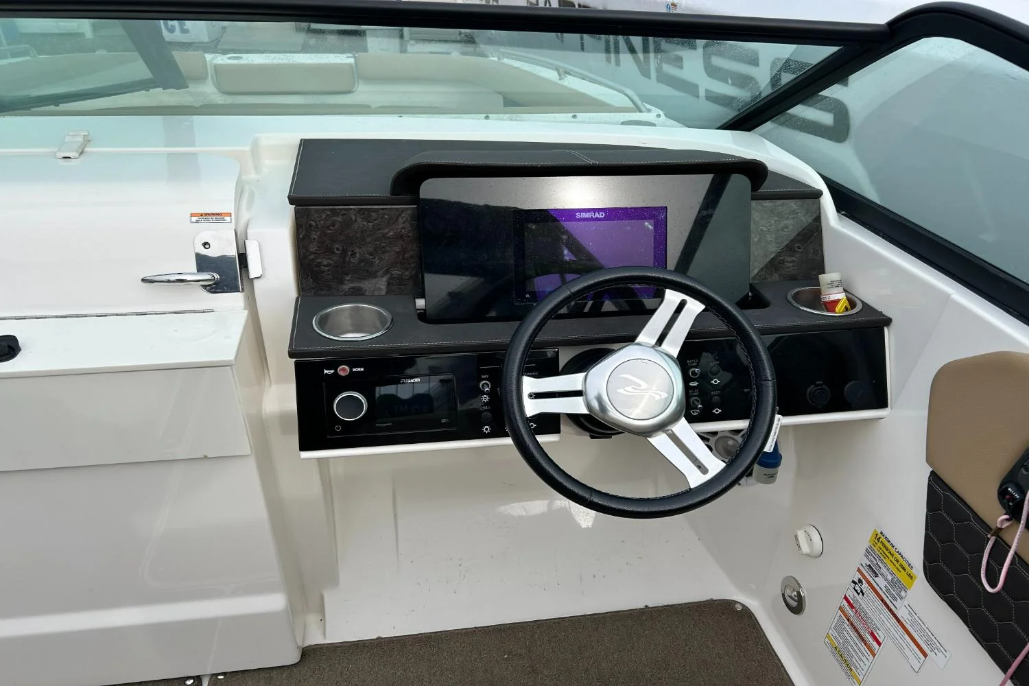 2019 Sea Ray SDX 250 Outboard Image Thumbnail #14