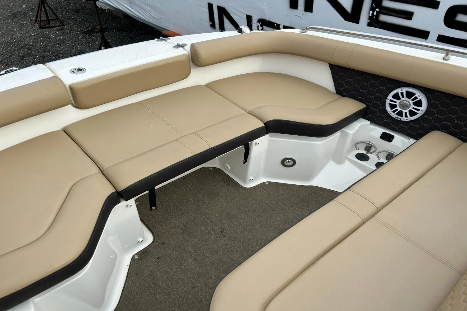 2019 Sea Ray SDX 250 Outboard Image Thumbnail #18