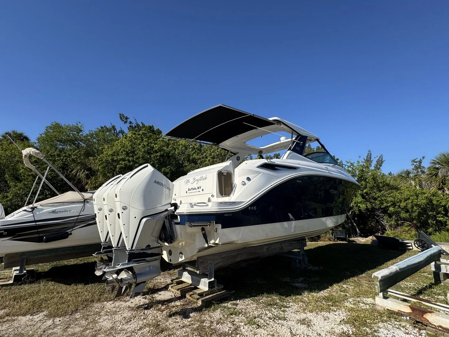 2024 Sea Ray 320 SUNDANCER OUTBOARD Image Thumbnail #0