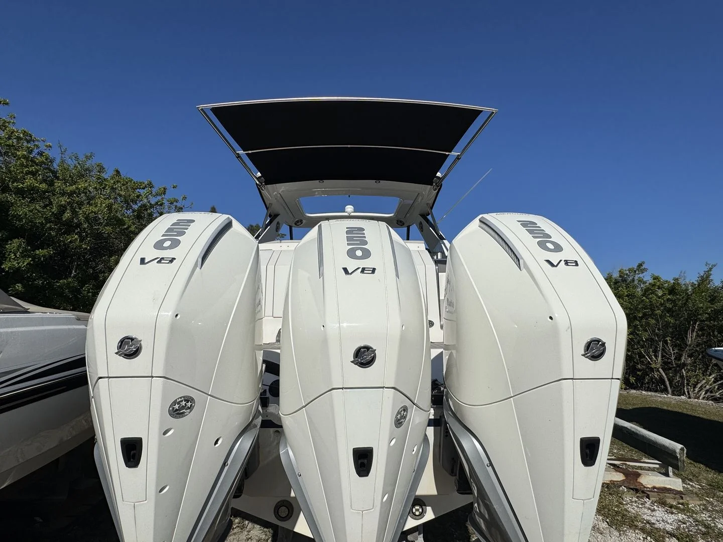 2024 Sea Ray 320 SUNDANCER OUTBOARD Image Thumbnail #5