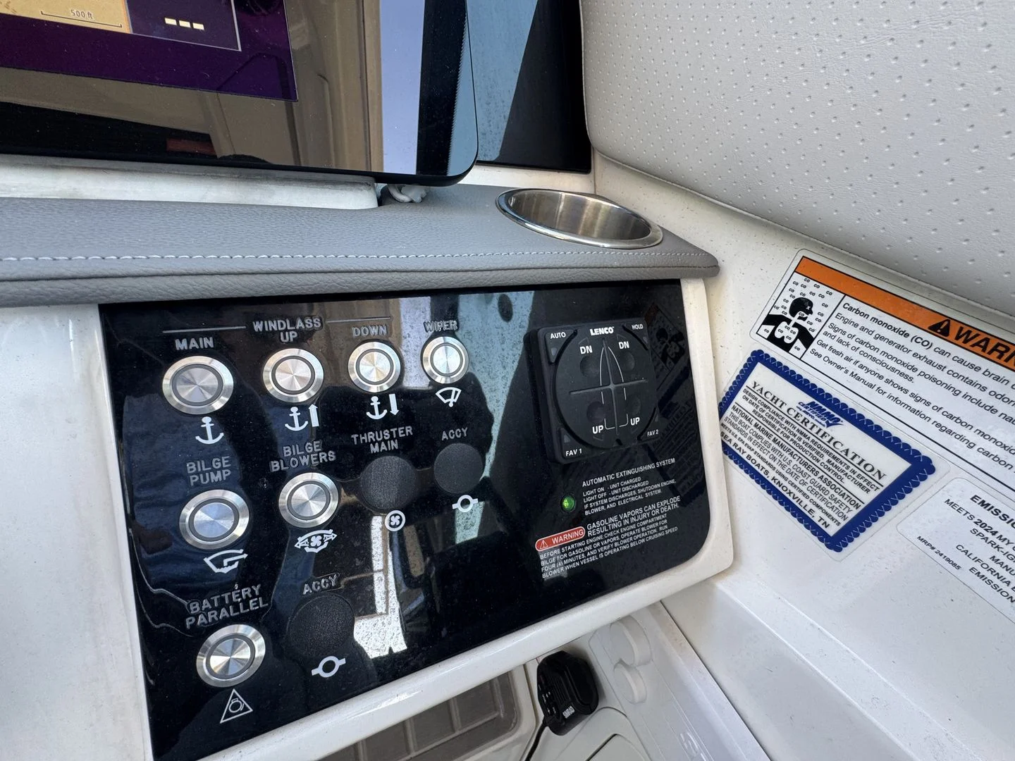 2024 Sea Ray 320 SUNDANCER OUTBOARD Image Thumbnail #17