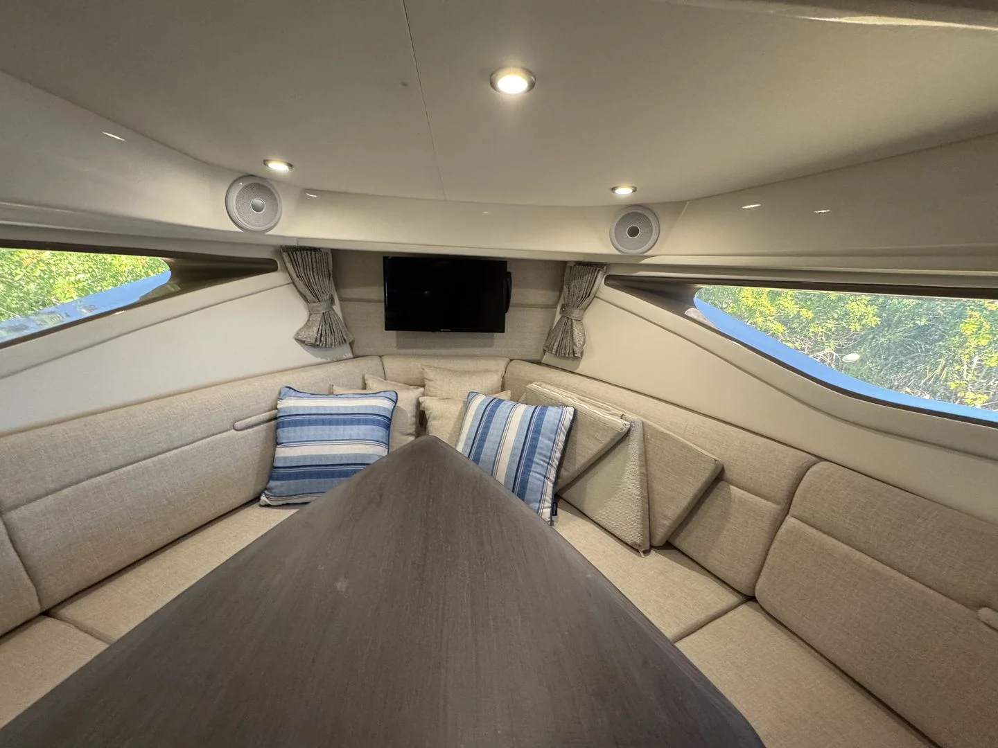 2024 Sea Ray 320 SUNDANCER OUTBOARD Image Thumbnail #40