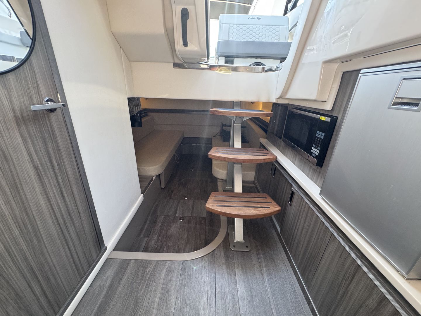 2024 Sea Ray 320 SUNDANCER OUTBOARD Image Thumbnail #44