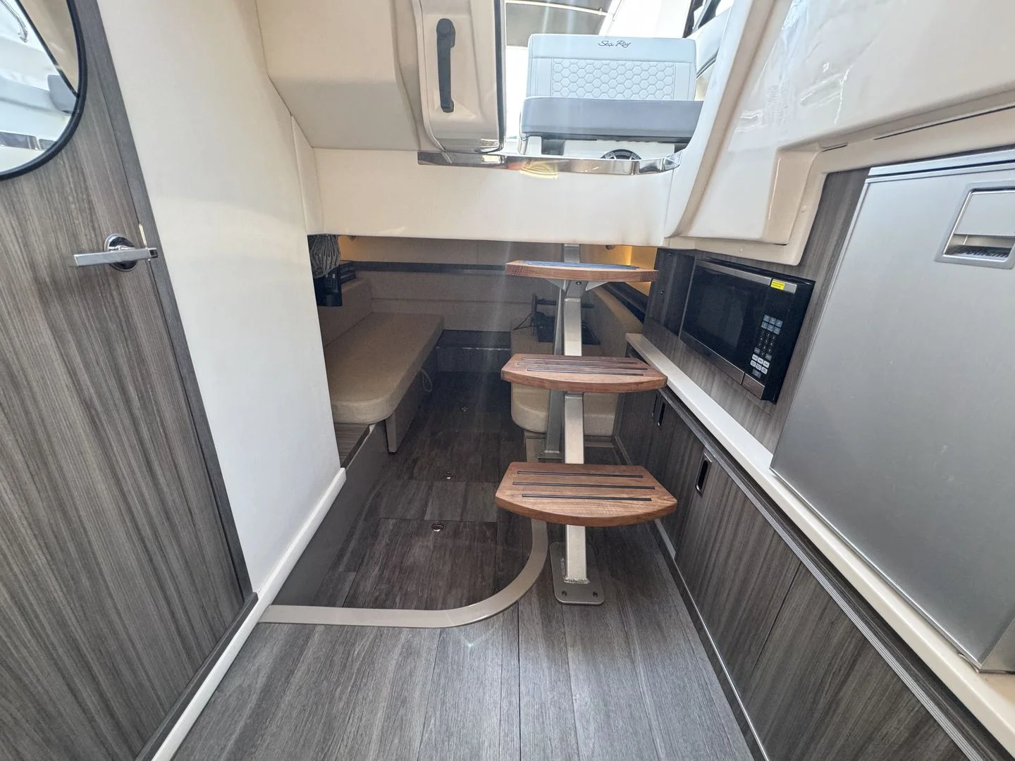 2024 Sea Ray 320 SUNDANCER OUTBOARD Image Thumbnail #44