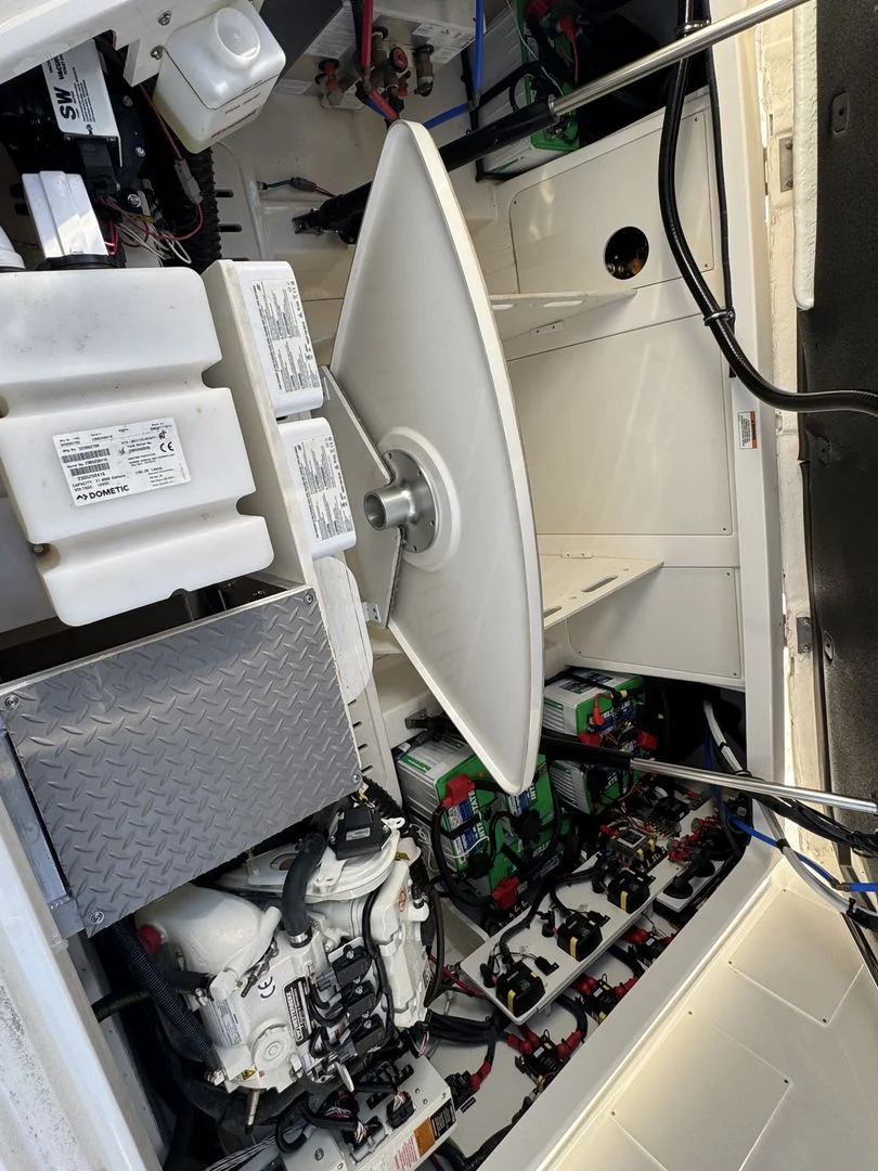 2024 Sea Ray 320 SUNDANCER OUTBOARD Image Thumbnail #52