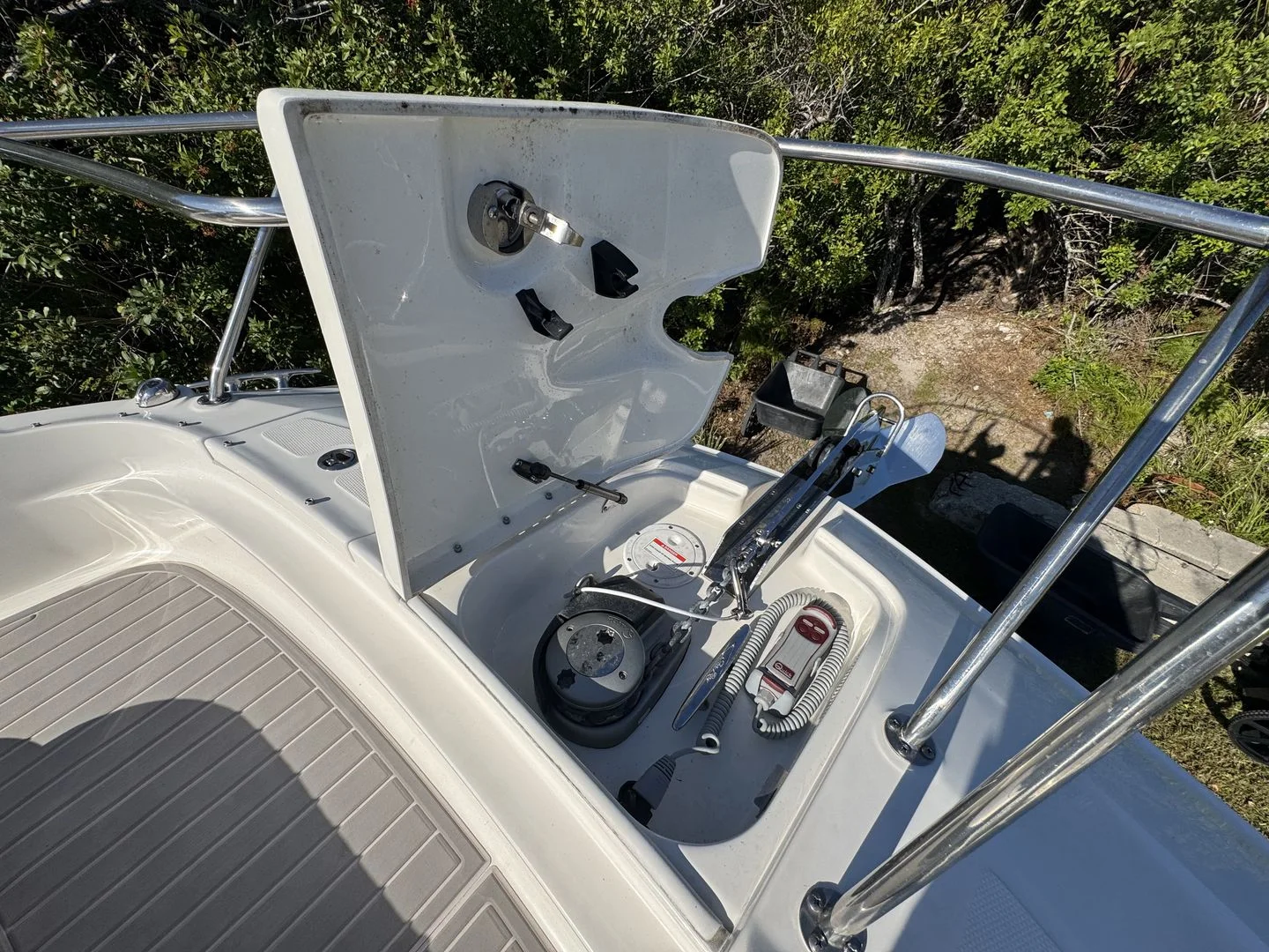 2024 Sea Ray 320 SUNDANCER OUTBOARD Image Thumbnail #10