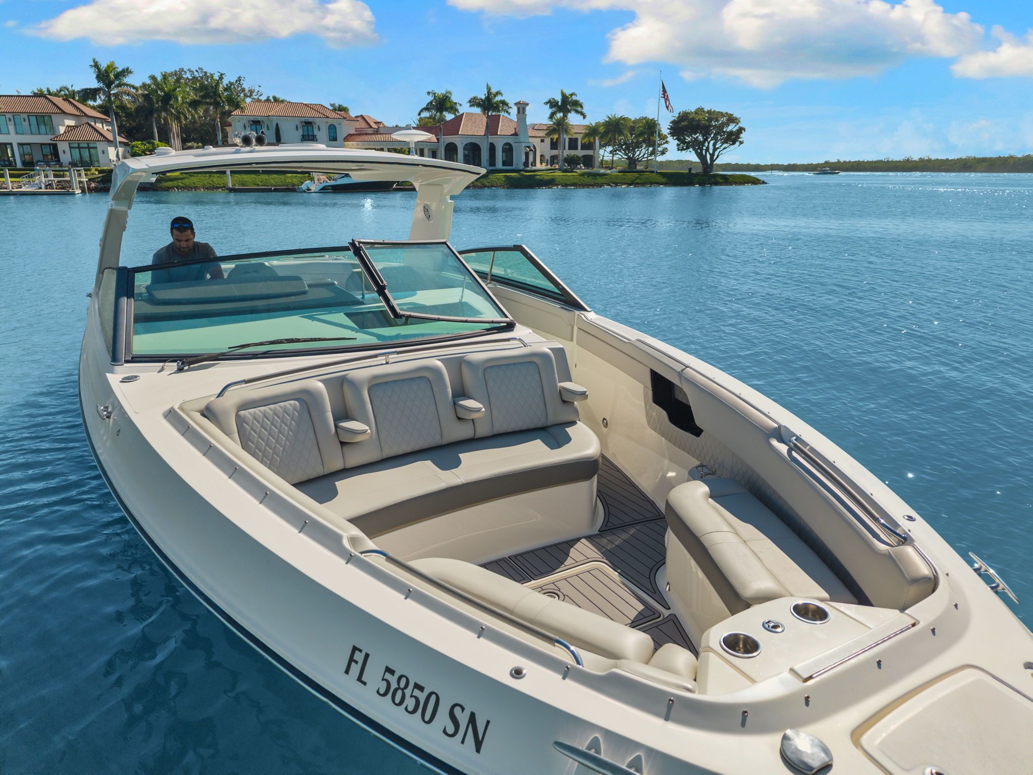2020 Sea Ray 400 SLX OUTBOARD Image Thumbnail #4