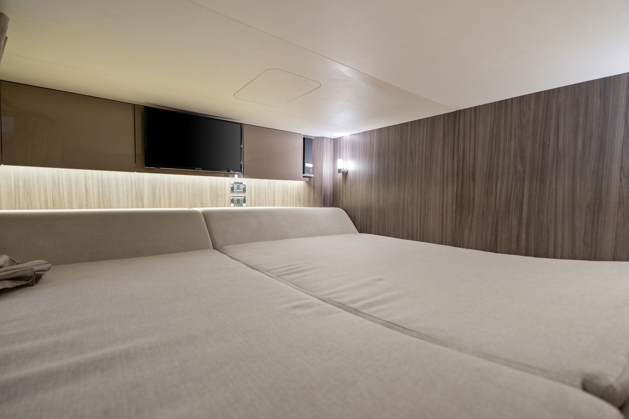 2020 Sea Ray 400 SLX OUTBOARD Image Thumbnail #47