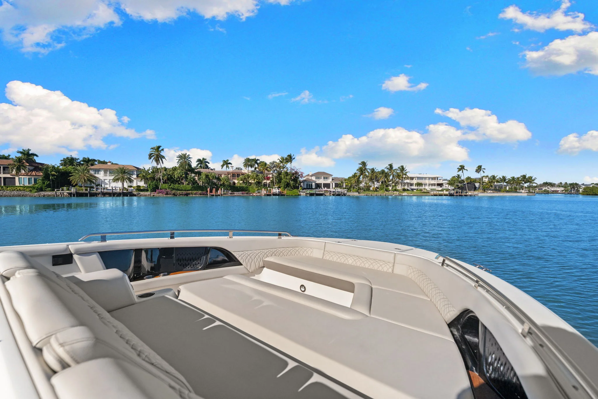 2023 Sea Ray 370 Sundancer Image Thumbnail #12