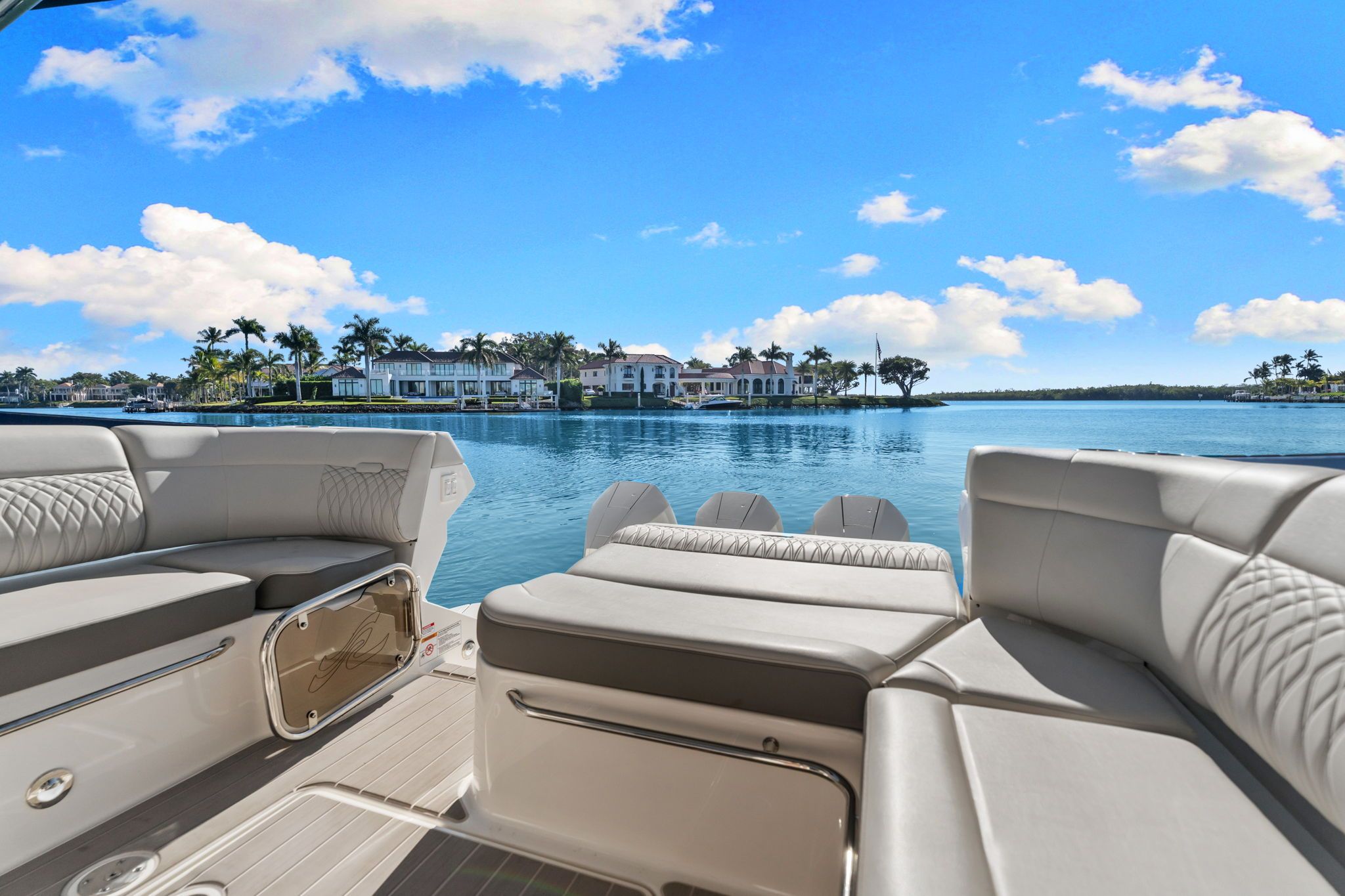 2023 Sea Ray 370 SUNDANCER Image Thumbnail #34