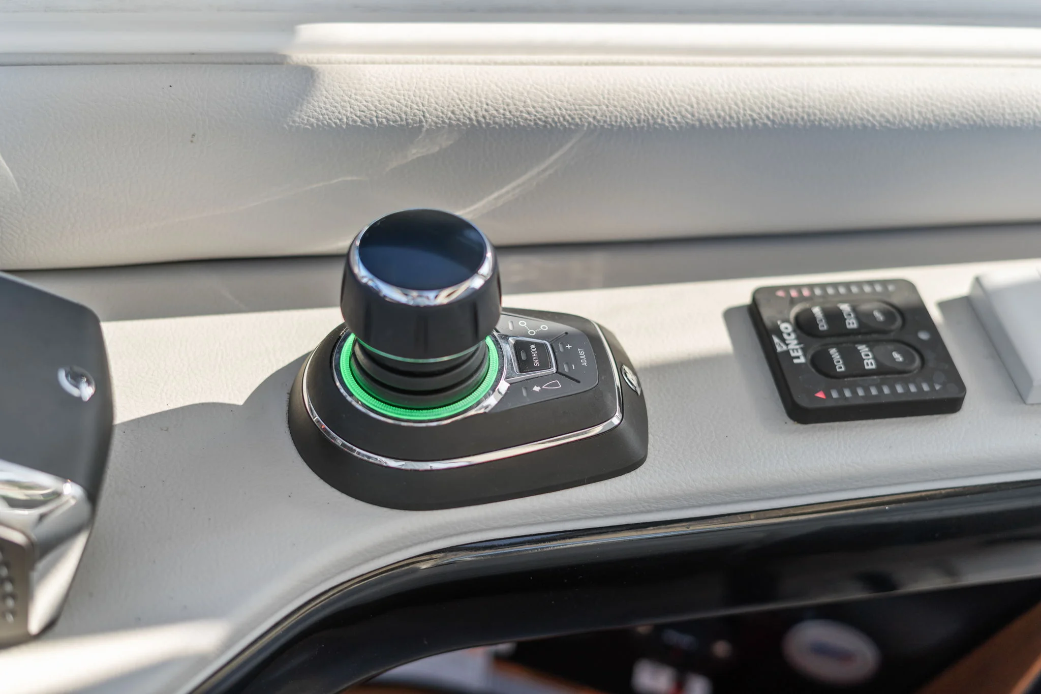 2023 Sea Ray 370 Sundancer Image Thumbnail #26