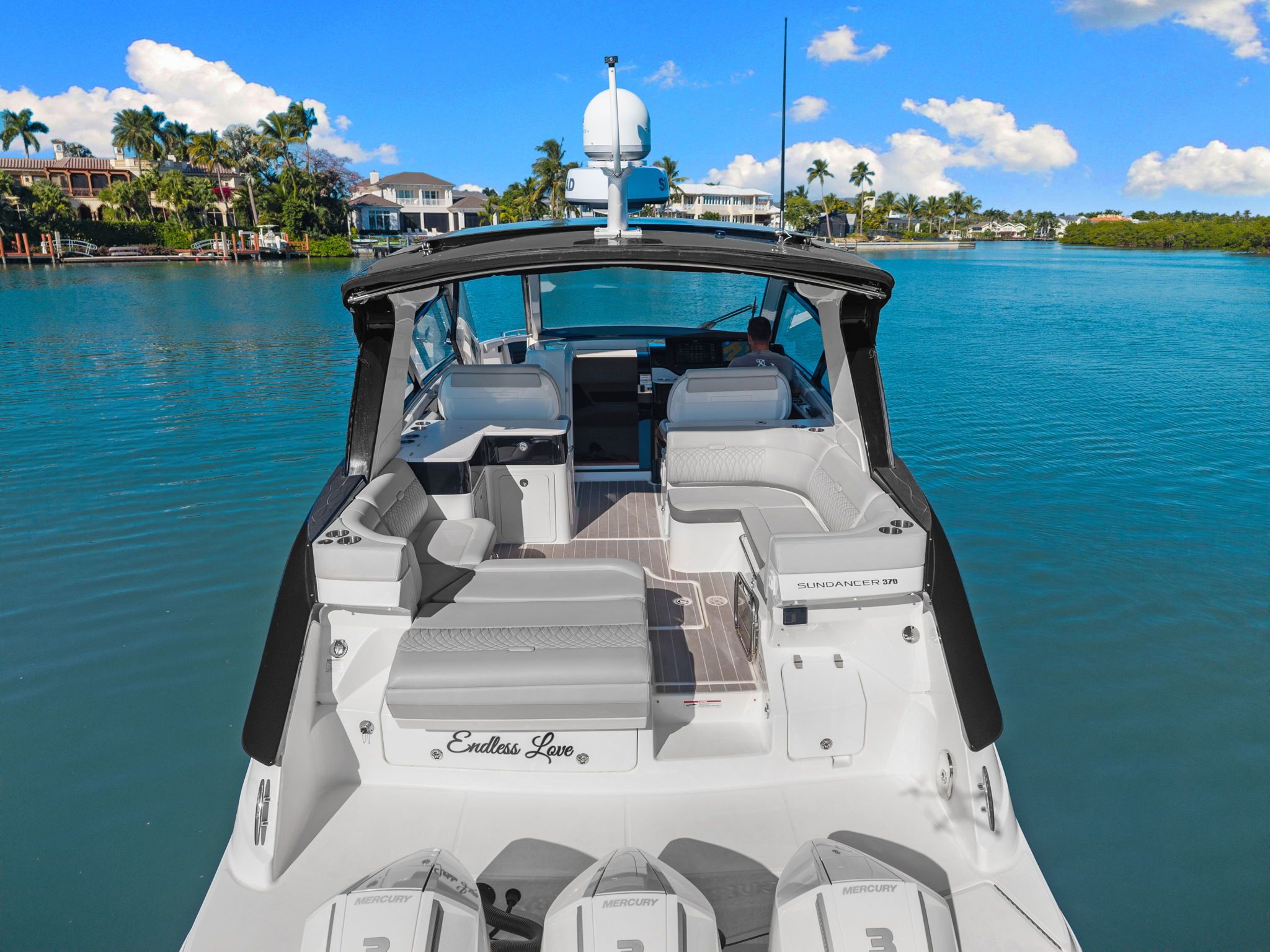 2023 Sea Ray 370 SUNDANCER Image Thumbnail #9
