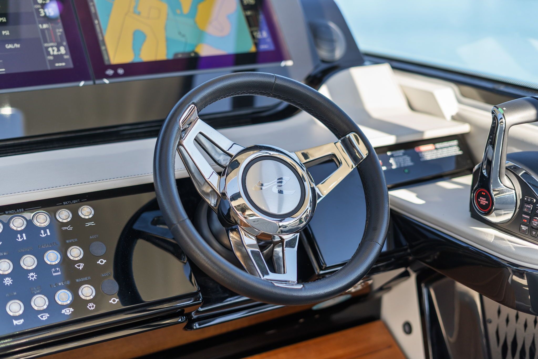 2023 Sea Ray 370 SUNDANCER Image Thumbnail #24