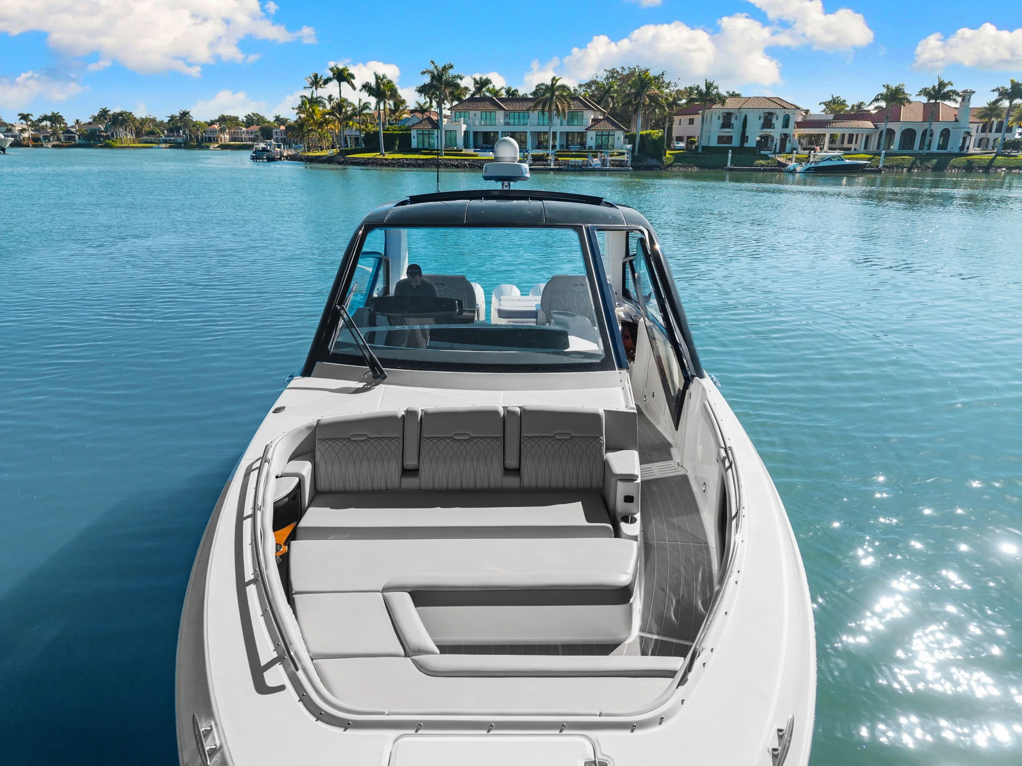 2023 Sea Ray 370 Sundancer Image Thumbnail #4