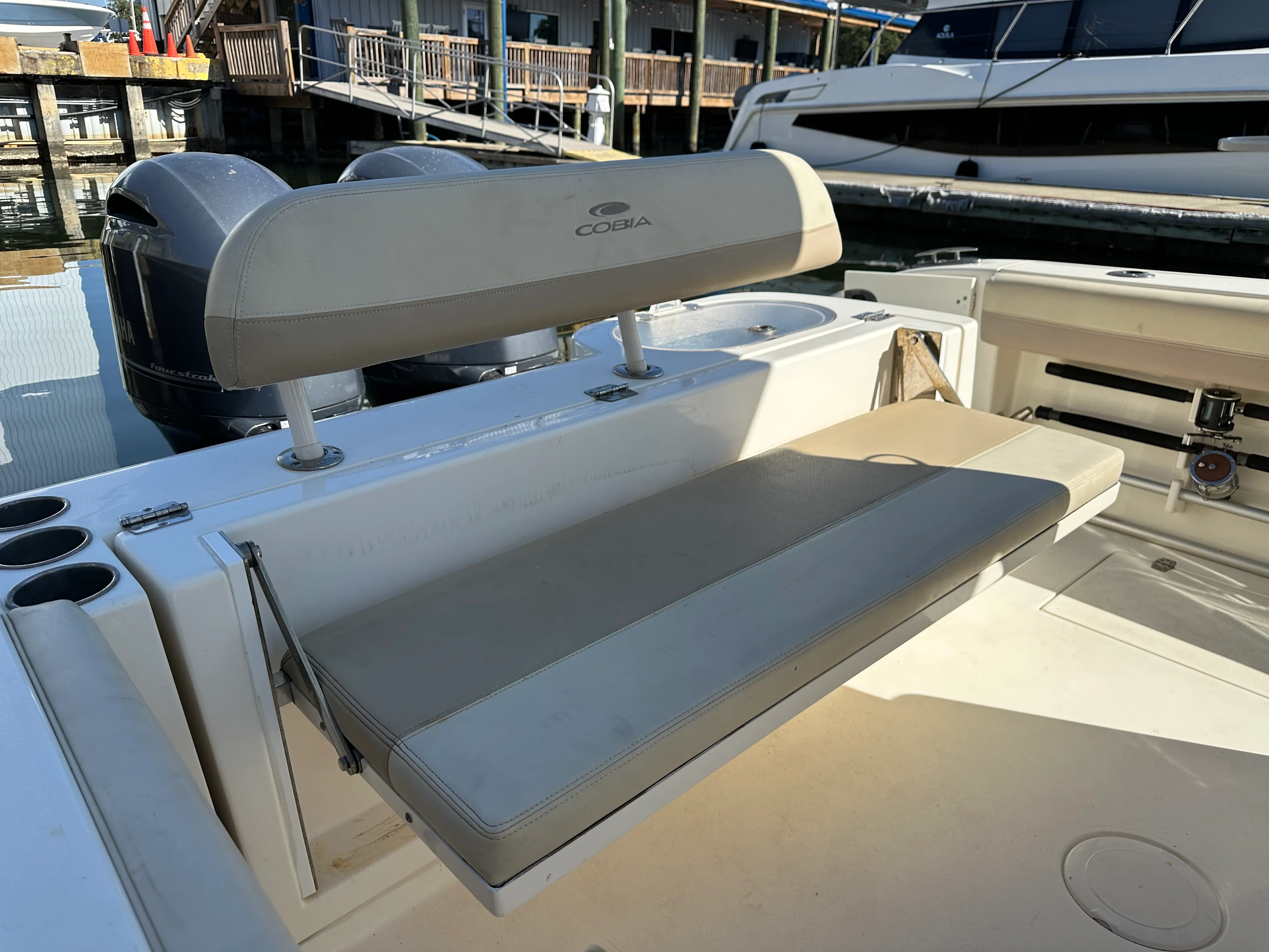 2018 Cobia 261 CENTER CONSOLE Image Thumbnail #33