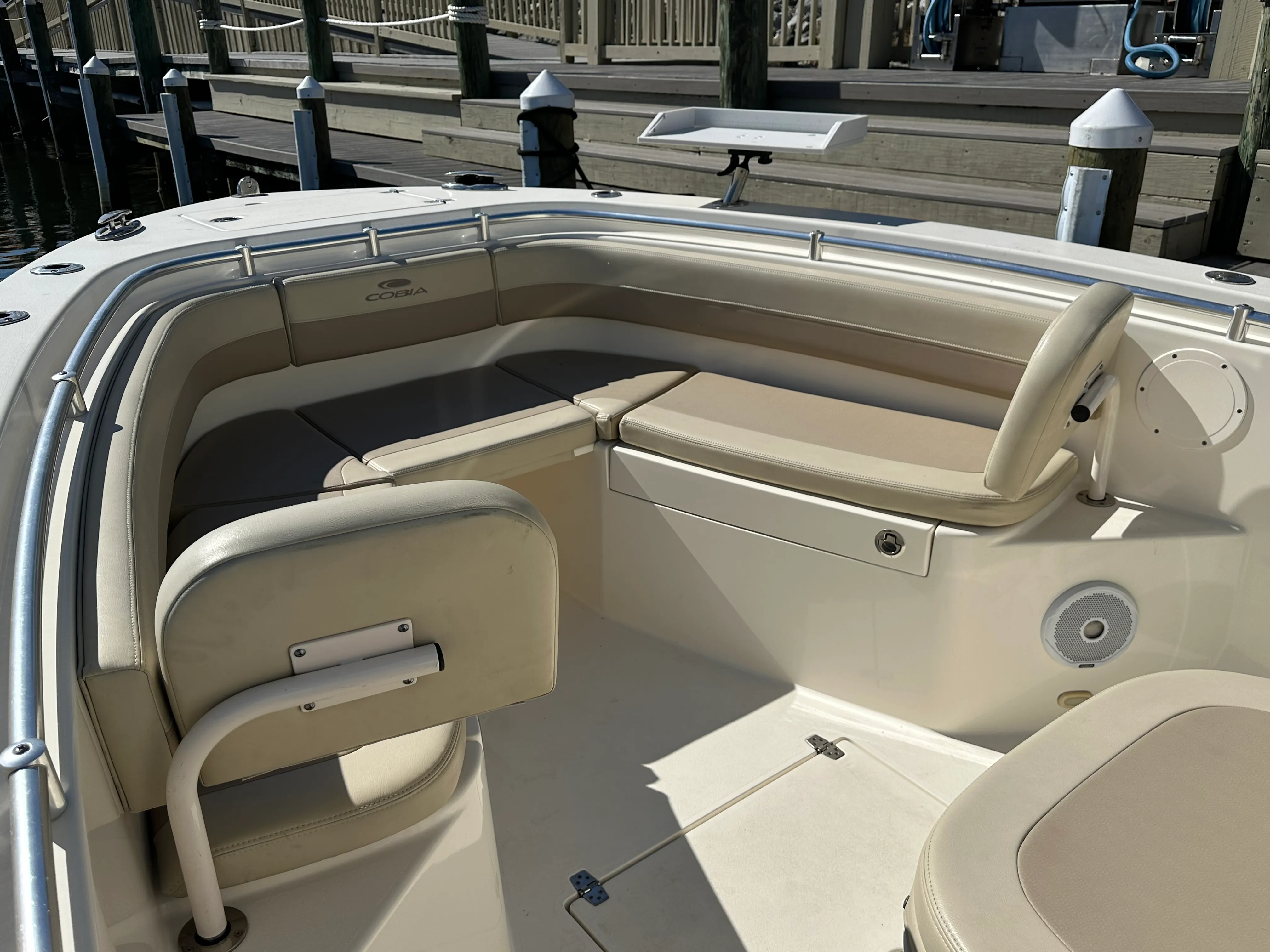2018 Cobia 261 CENTER CONSOLE Image Thumbnail #22