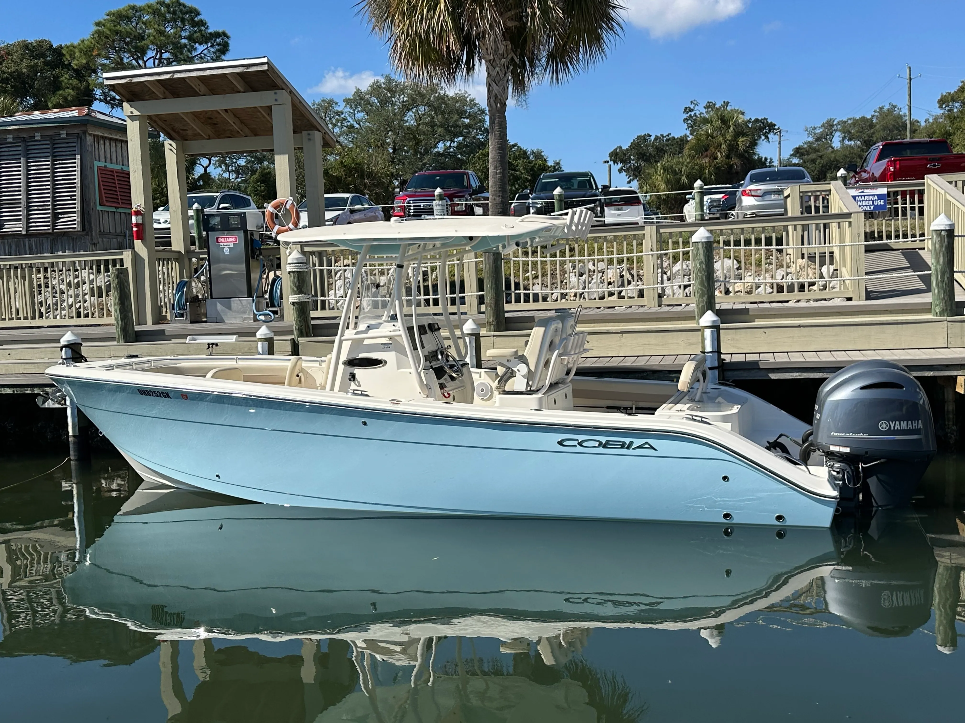 2018 Cobia 261 CENTER CONSOLE Image Thumbnail #3