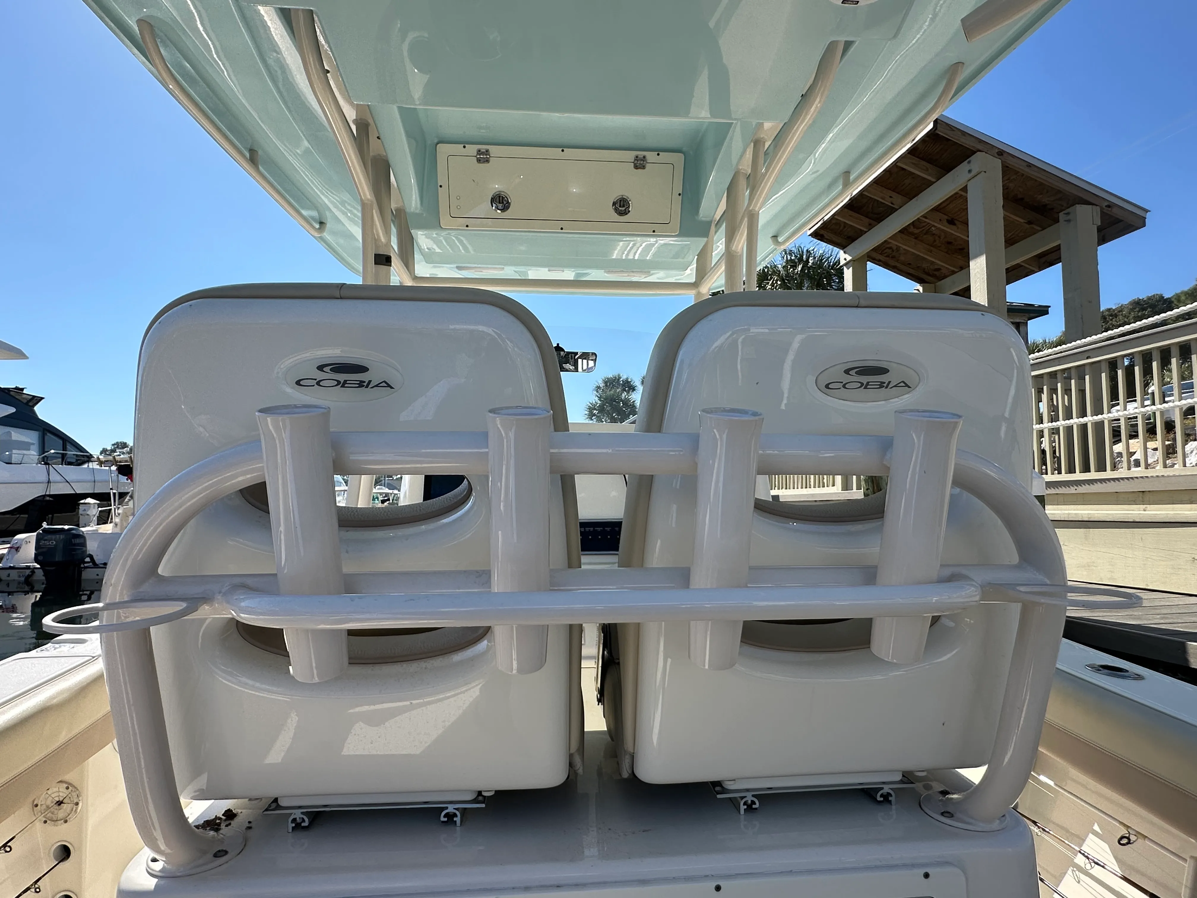 2018 Cobia 261 CENTER CONSOLE Image Thumbnail #38