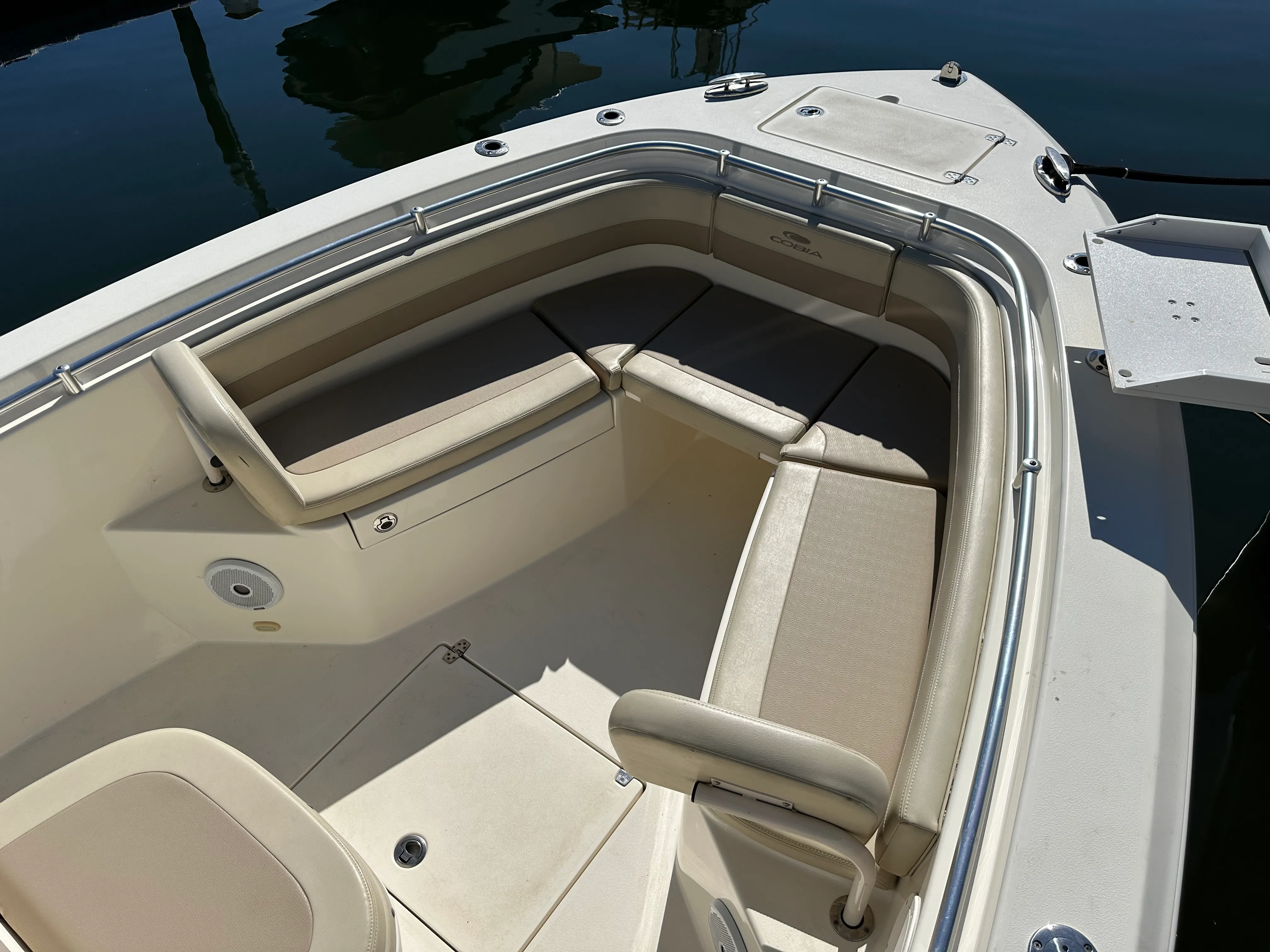 2018 Cobia 261 CENTER CONSOLE Image Thumbnail #50