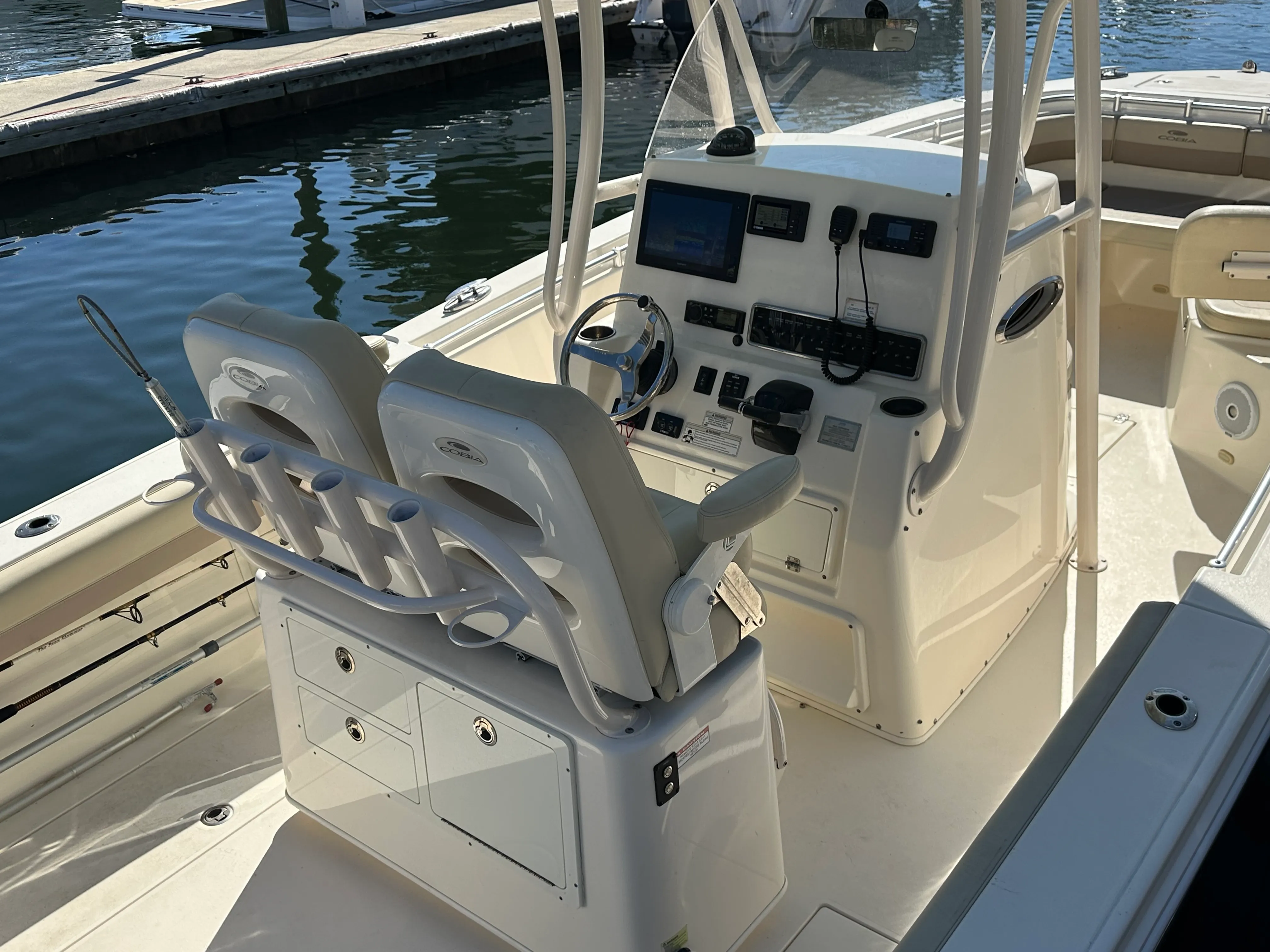 2018 Cobia 261 CENTER CONSOLE Image Thumbnail #13