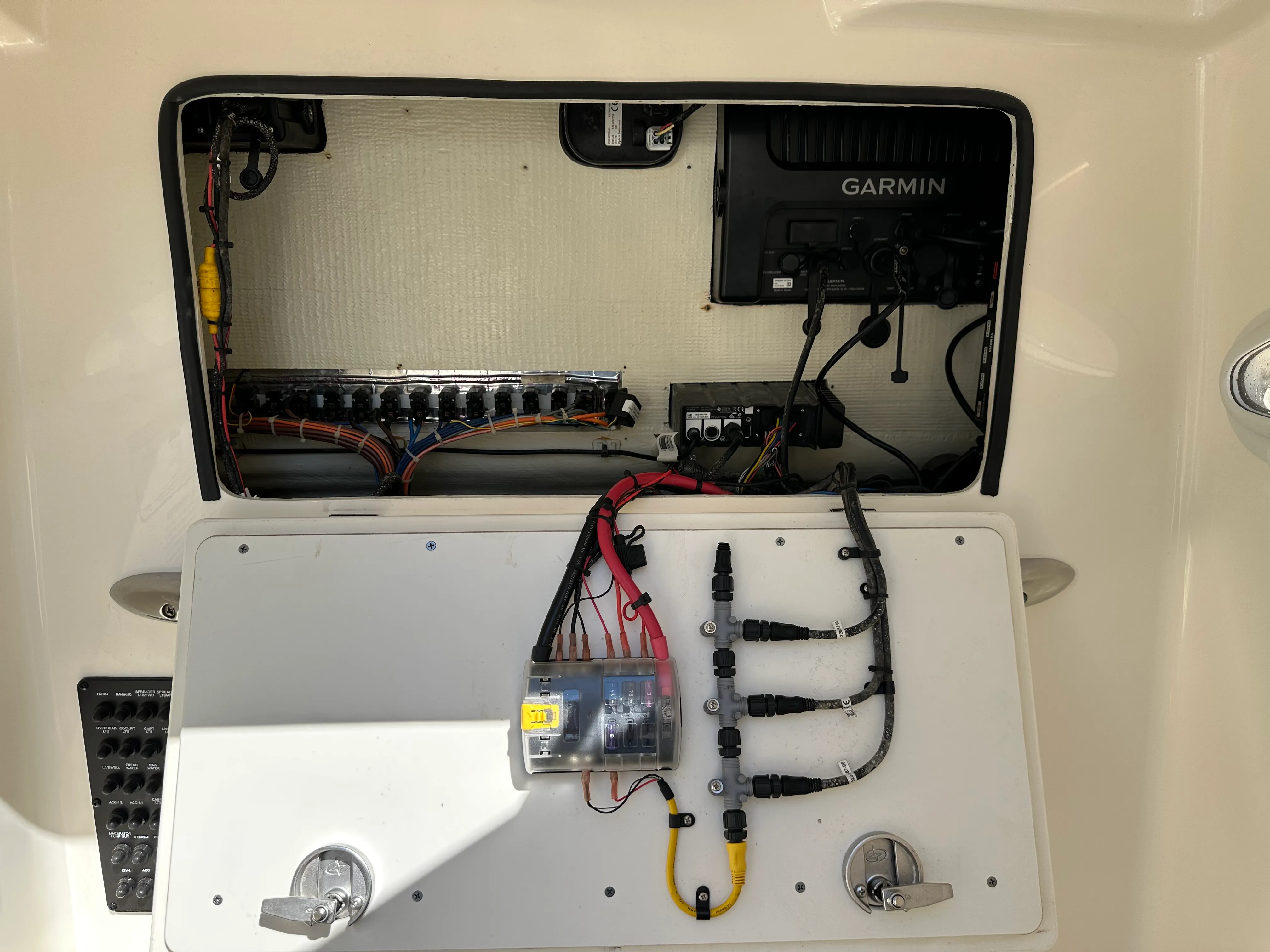 2018 Cobia 261 CENTER CONSOLE Image Thumbnail #46