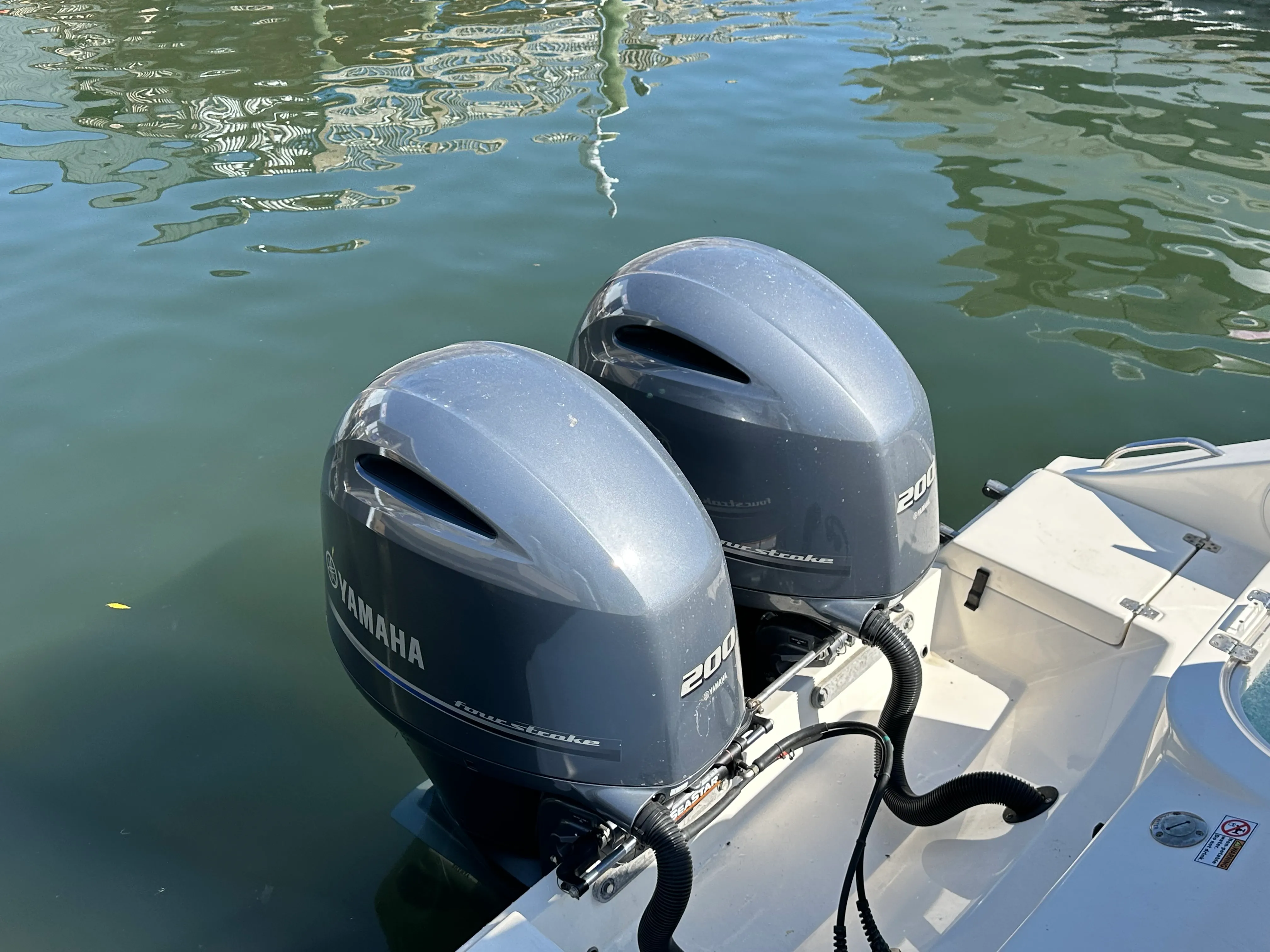 2018 Cobia 261 CENTER CONSOLE Image Thumbnail #12