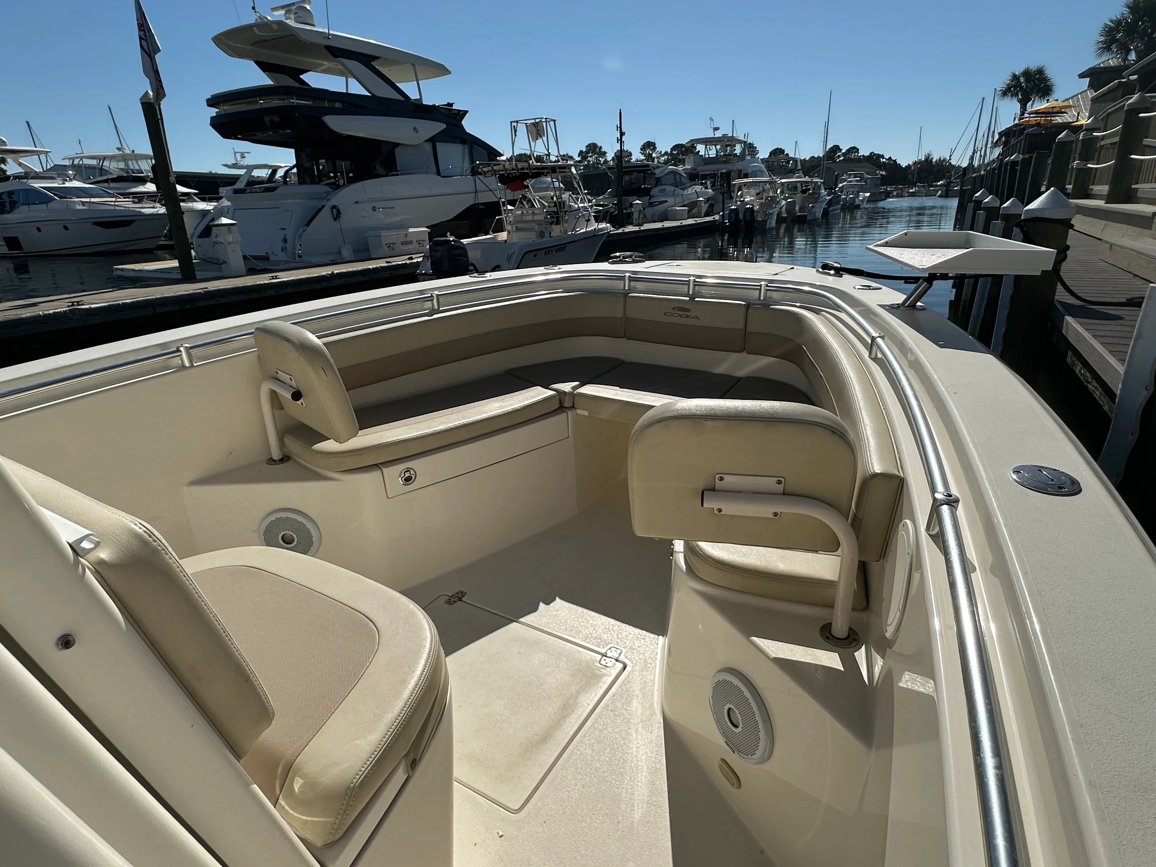 2018 Cobia 261 CENTER CONSOLE Image Thumbnail #40