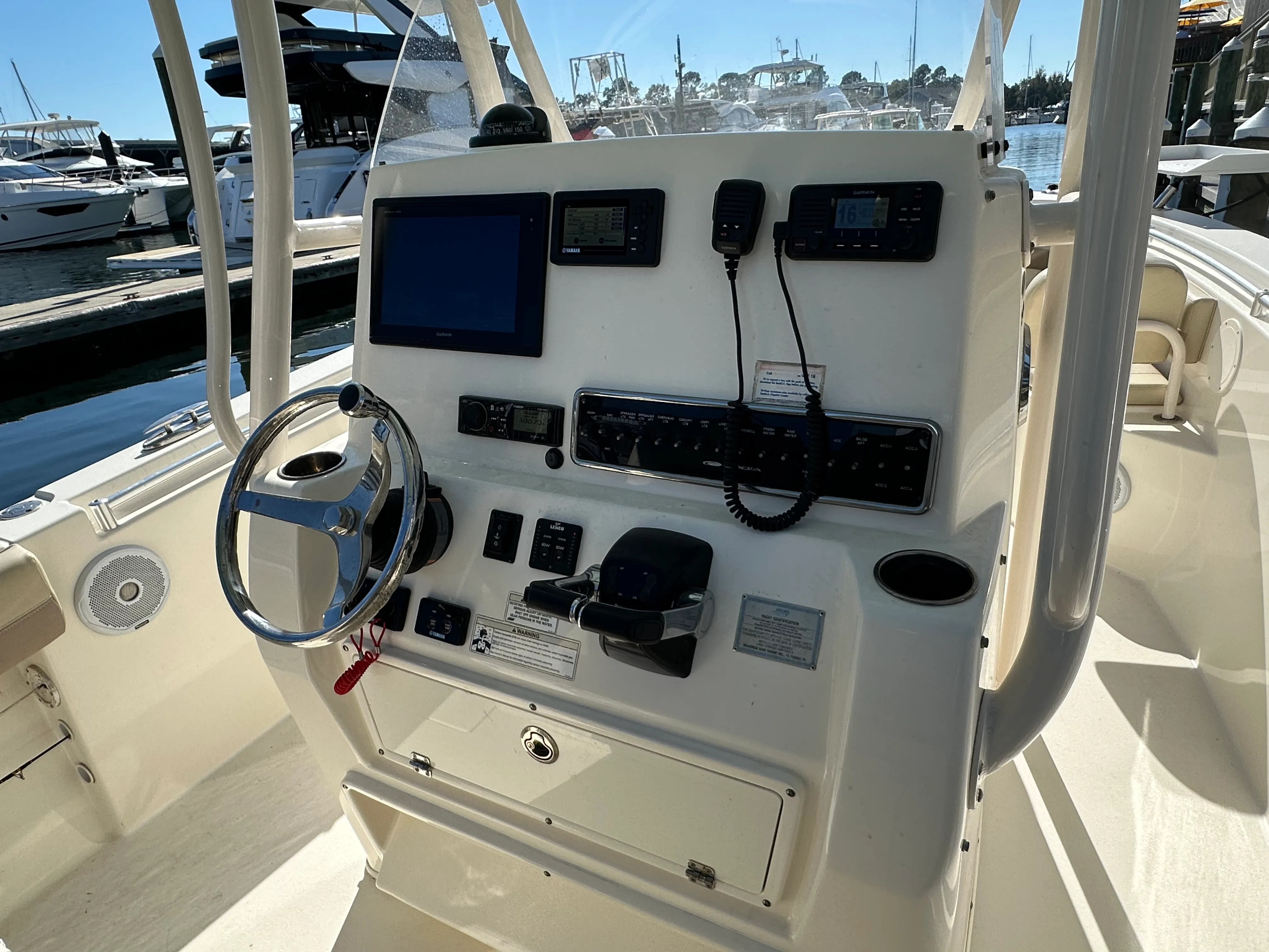 2018 Cobia 261 CENTER CONSOLE Image Thumbnail #28
