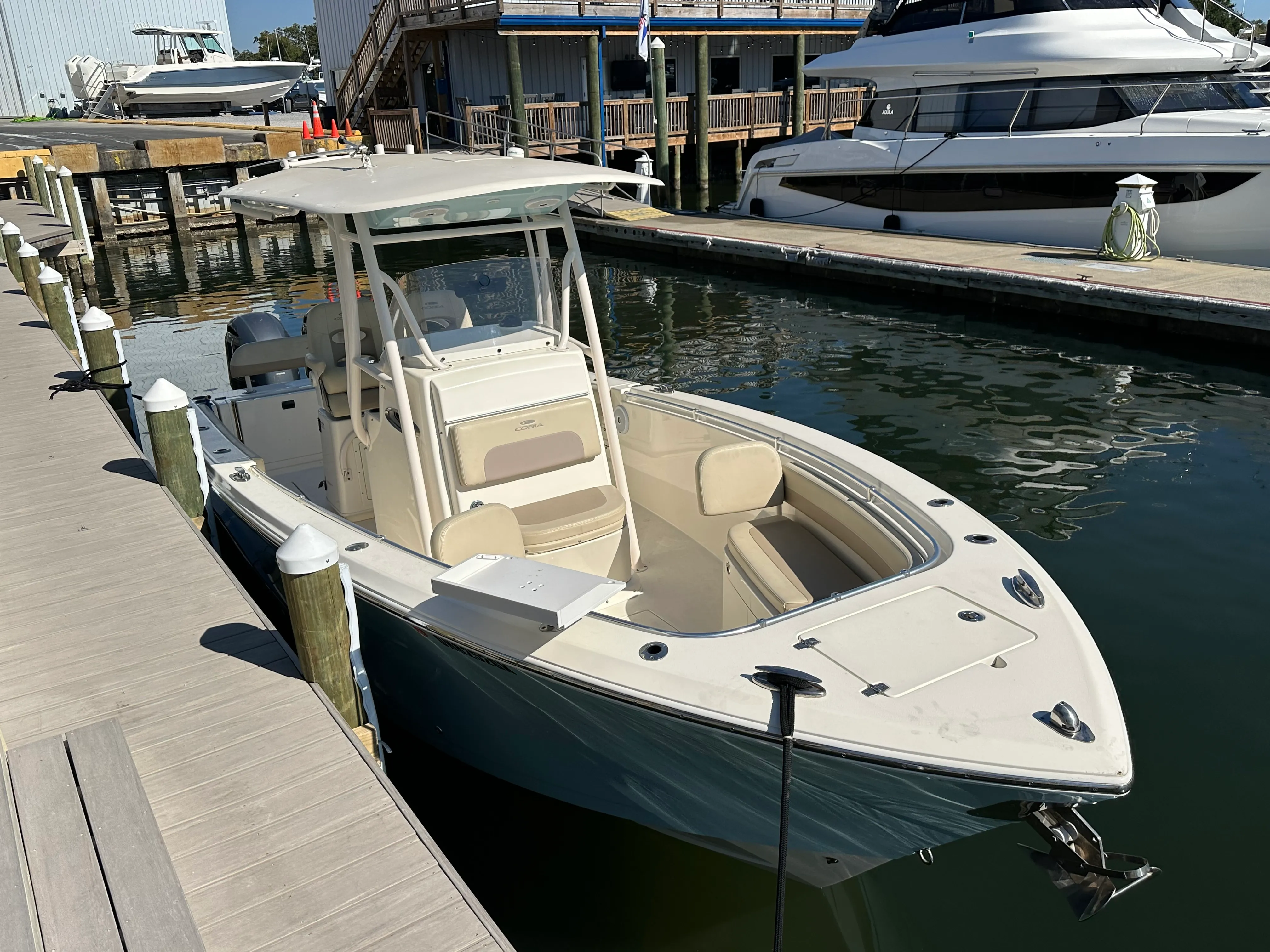 2018 Cobia 261 CENTER CONSOLE Image Thumbnail #16
