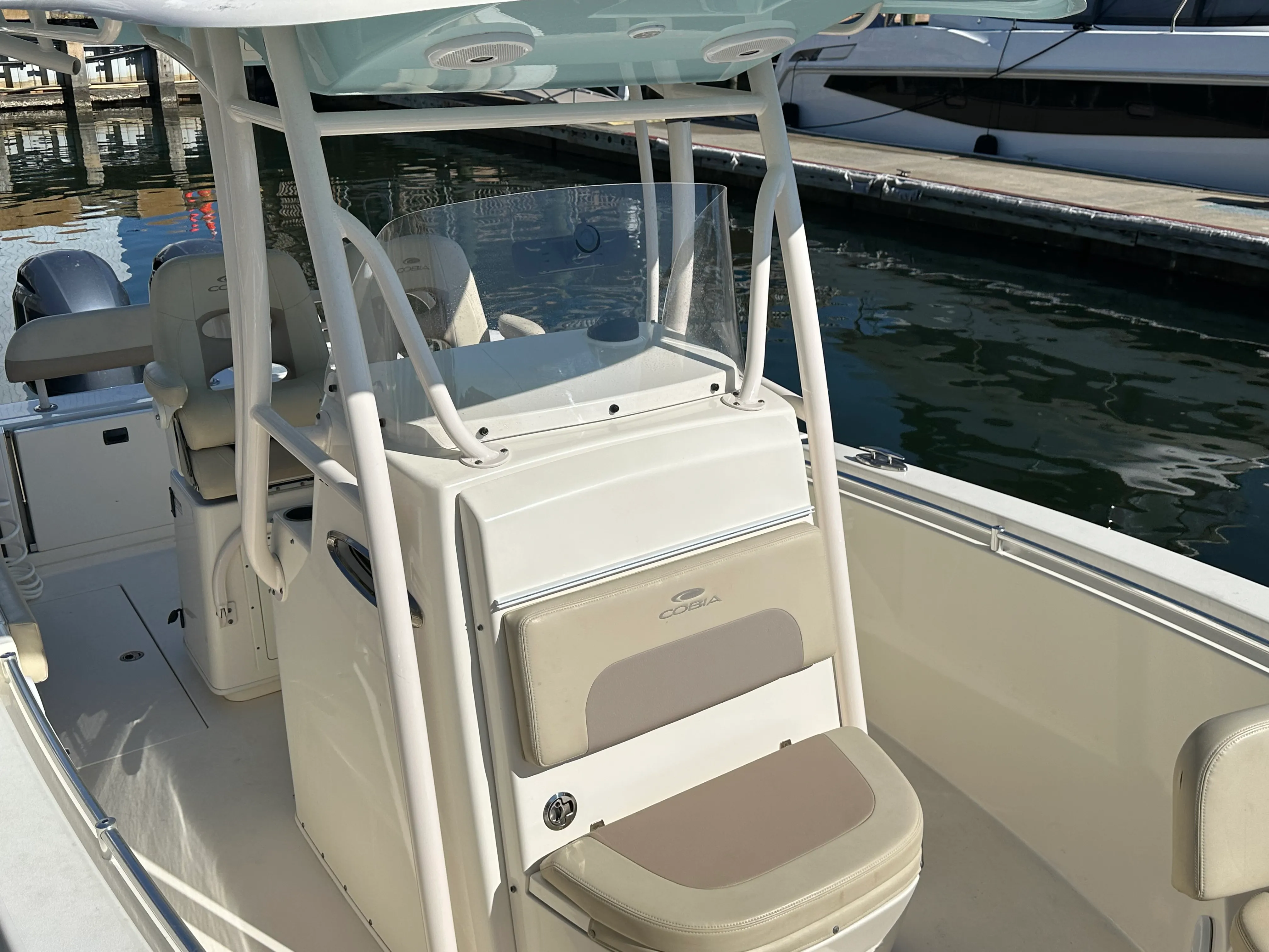 2018 Cobia 261 CENTER CONSOLE Image Thumbnail #20