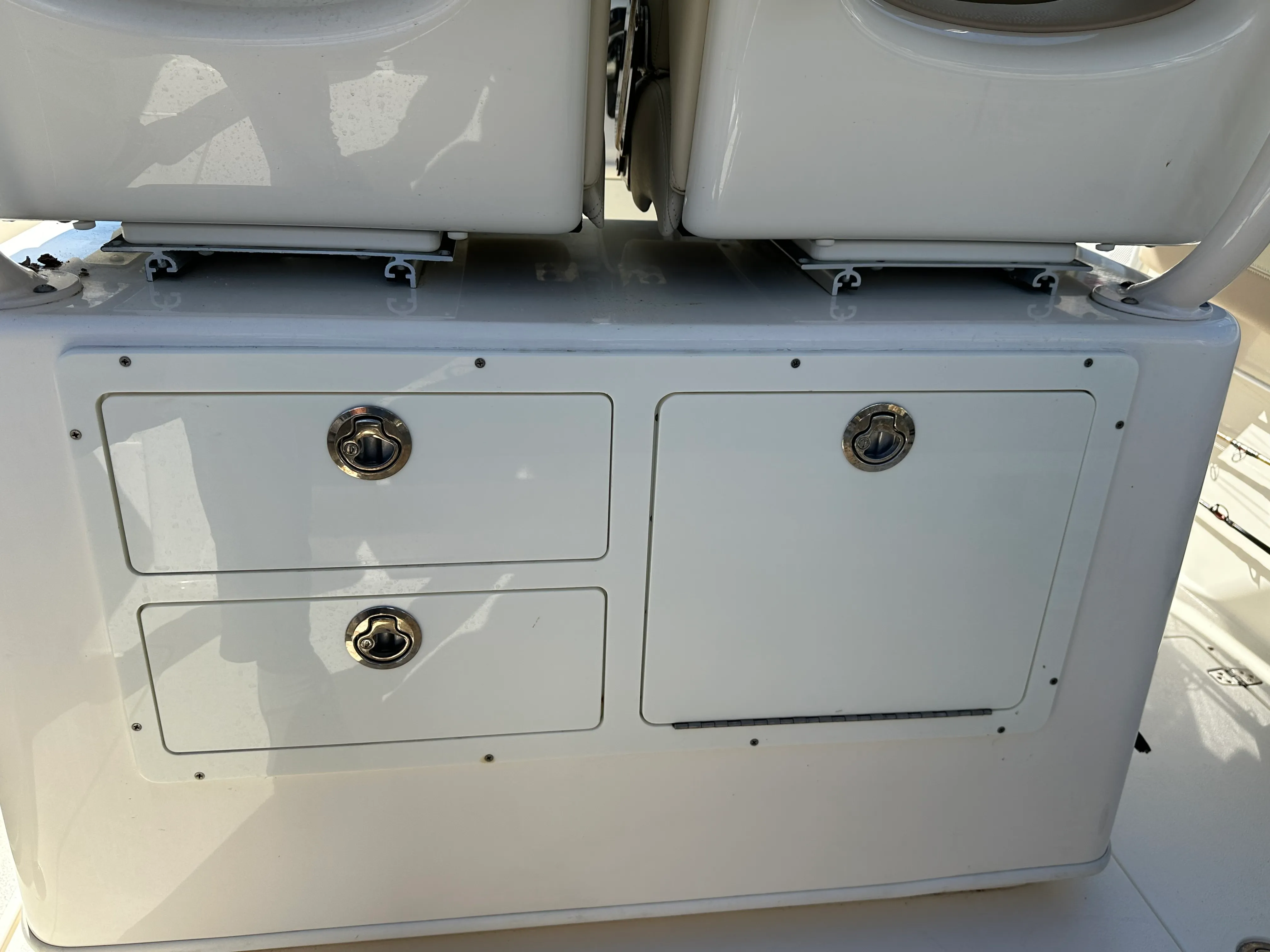 2018 Cobia 261 CENTER CONSOLE Image Thumbnail #37