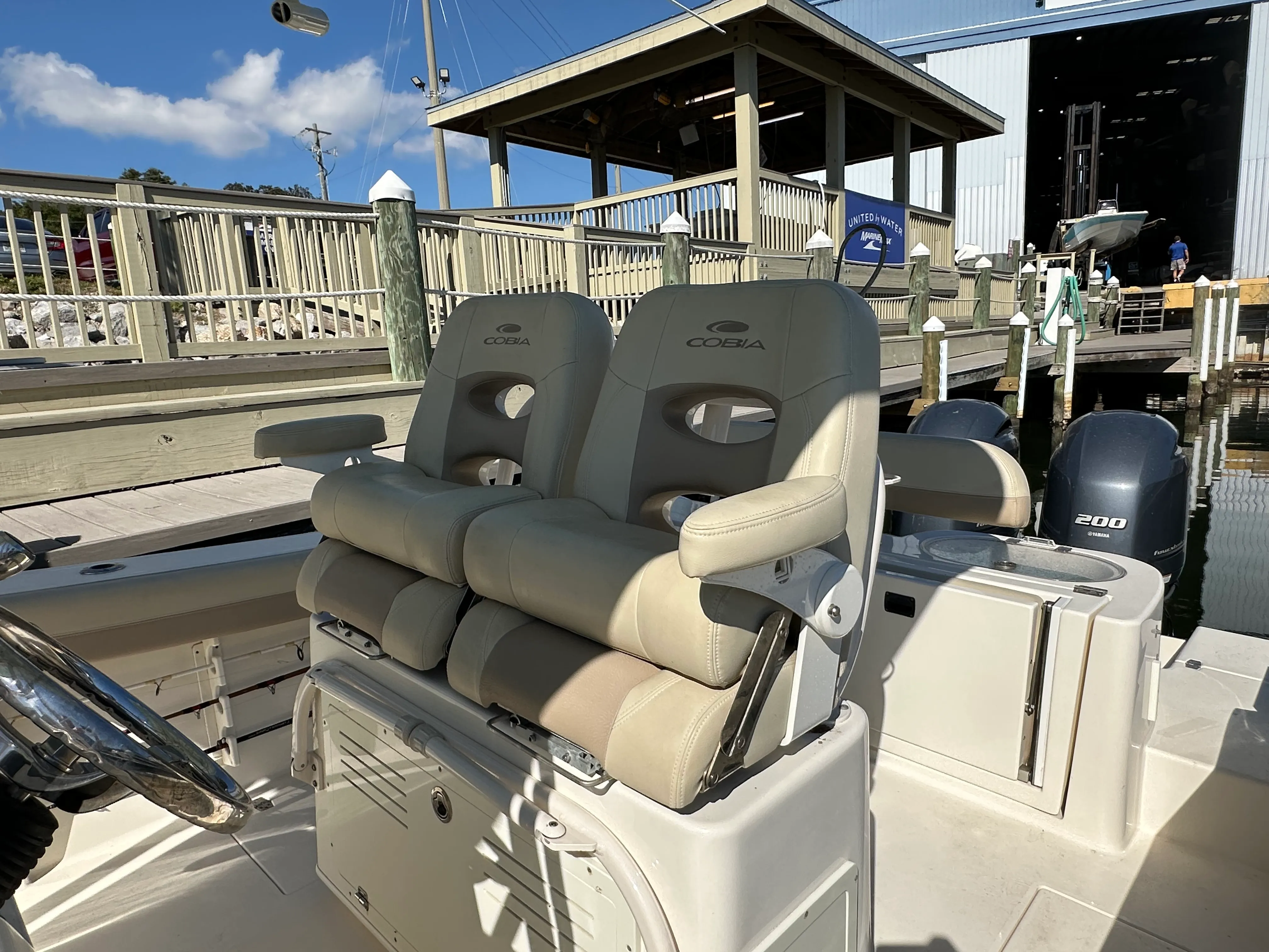 2018 Cobia 261 CENTER CONSOLE Image Thumbnail #31