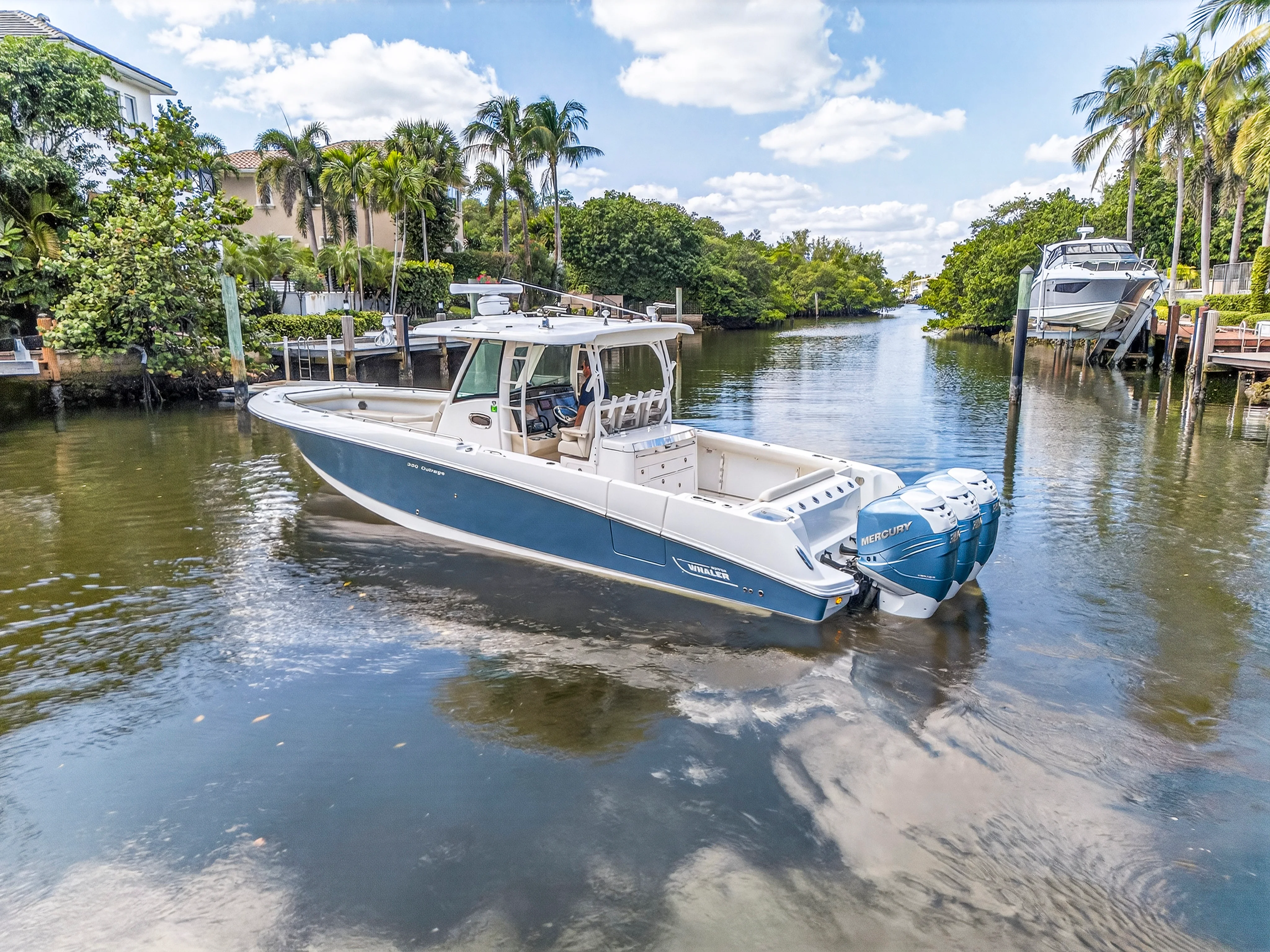 2018 Boston Whaler 350 OUTRAGE Image Thumbnail #4