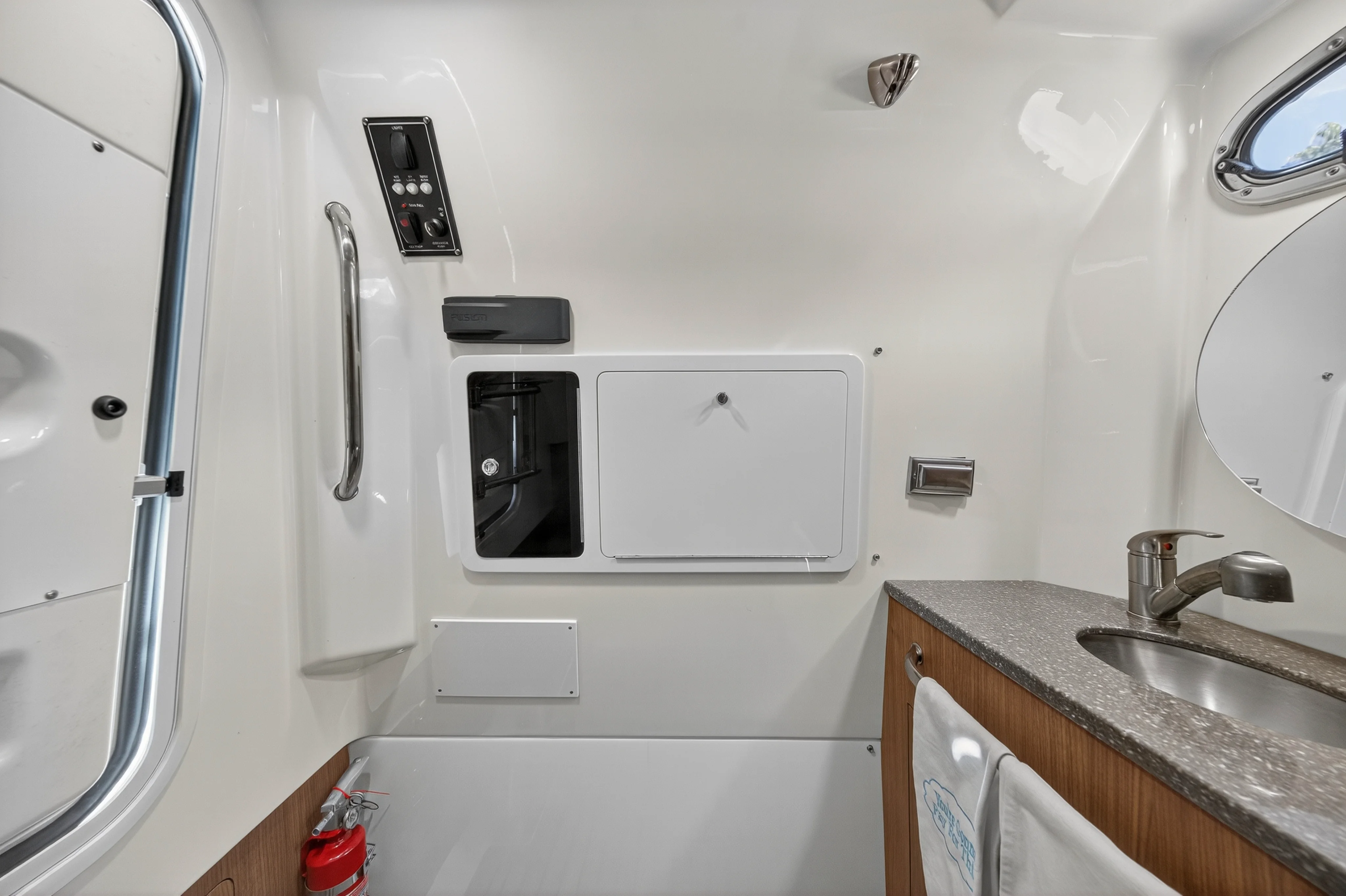 2018 Boston Whaler 350 OUTRAGE Image Thumbnail #51