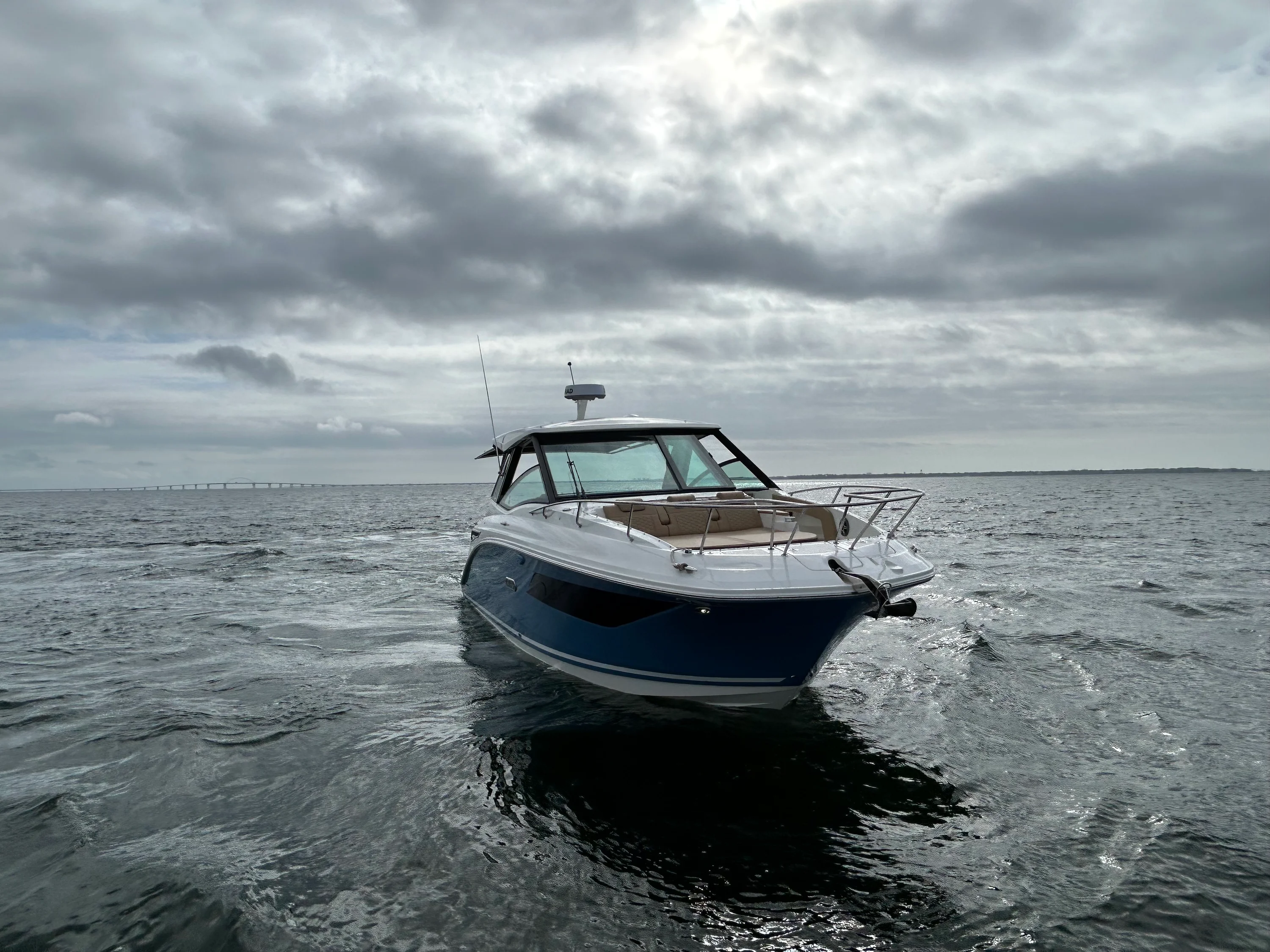 2026 Sea Ray Sundancer 320 Outboard Image Thumbnail #14