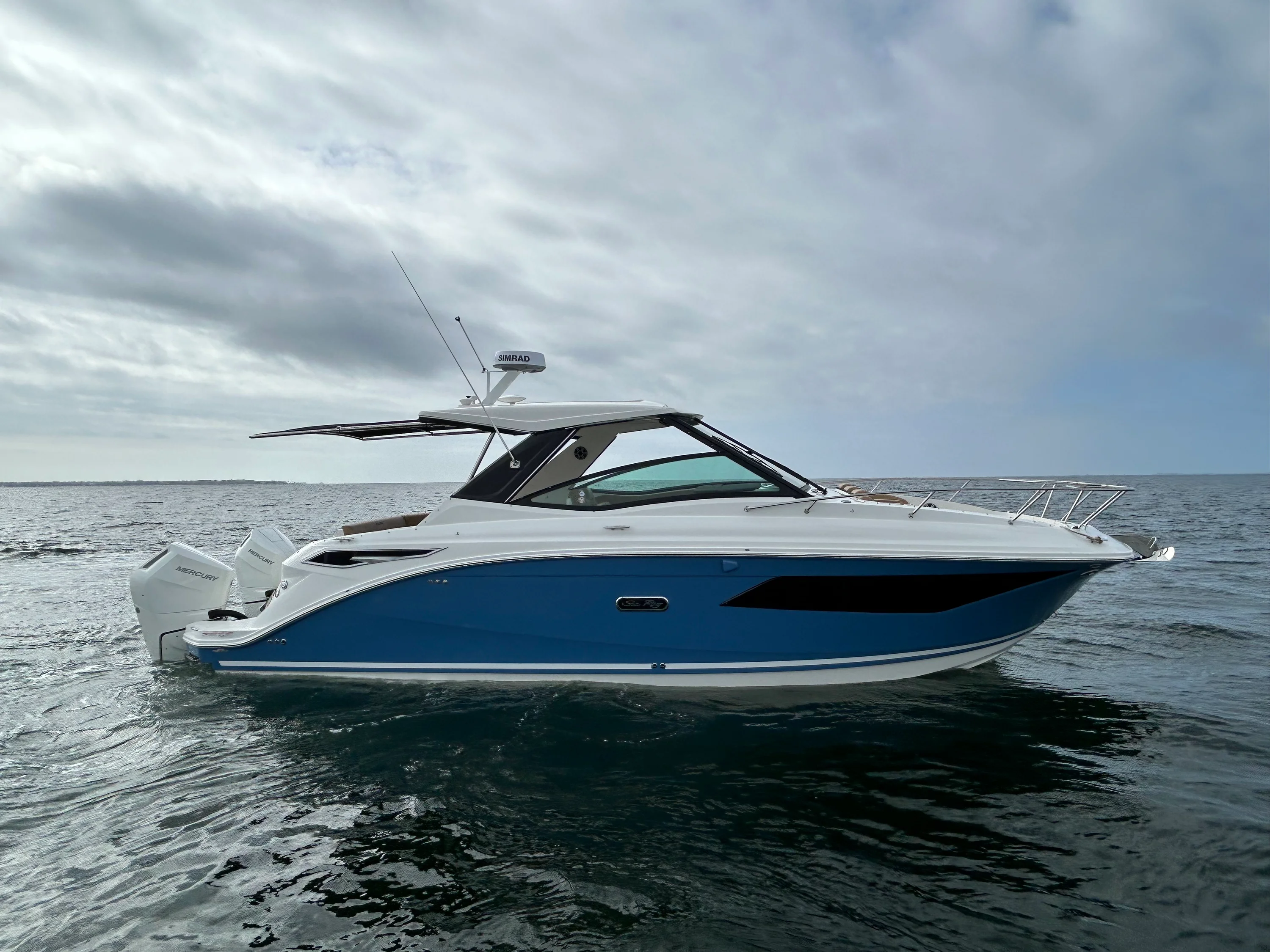 2026 Sea Ray Sundancer 320 Outboard Image Thumbnail #11